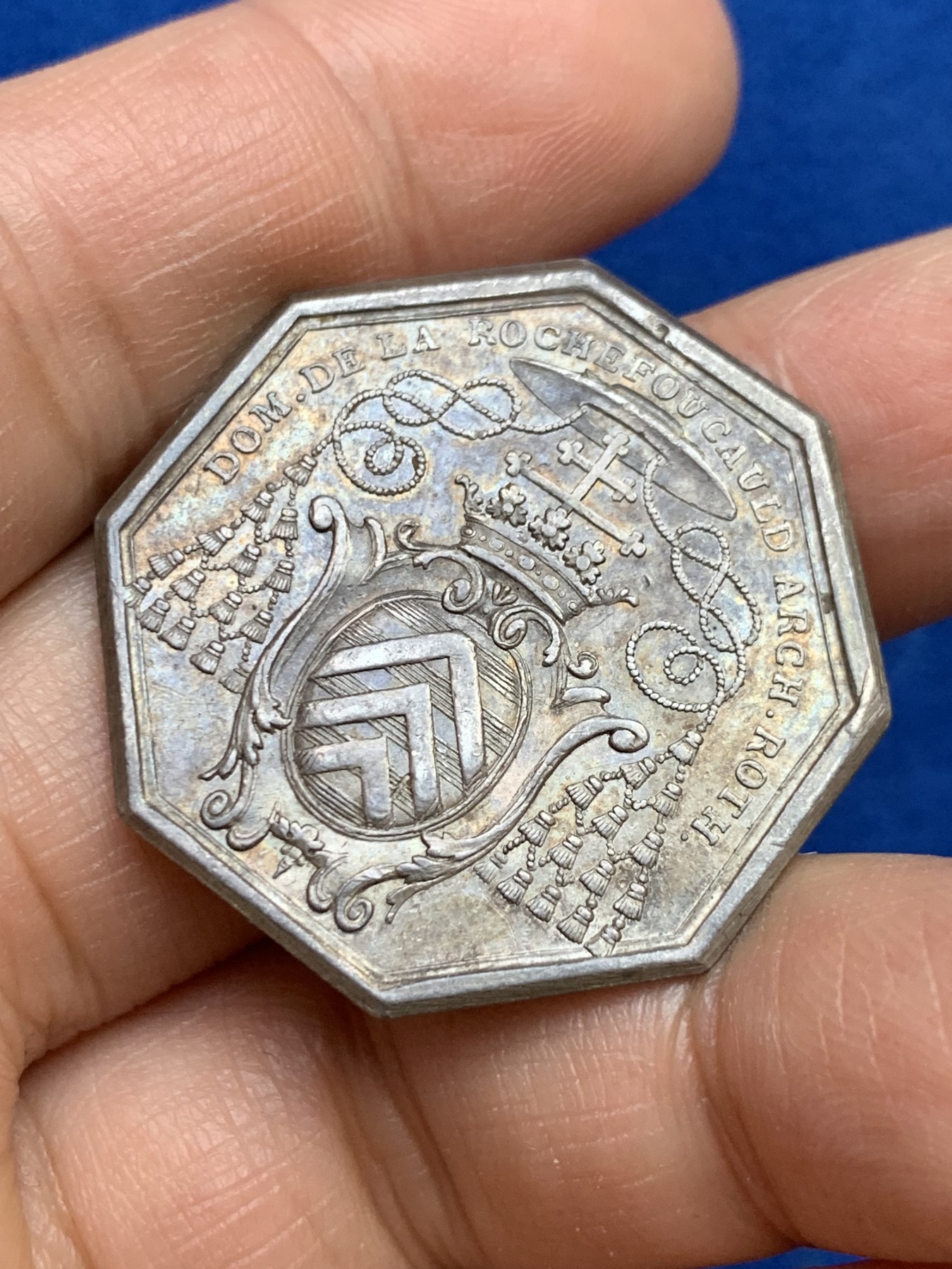 《竞宝斋》第237场- 周日，周一，周二，周日 疯狂4连拍 (全场包邮) 法国鲁昂神职人员JETON银质八角，14.34g，33.2mm，早期无边铭