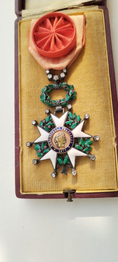 很好的小小拍卖第二期 - 法兰西三共嵌宝荣誉军团勋章，立体版，（原盒，军官级花结，配杯略/柱略）