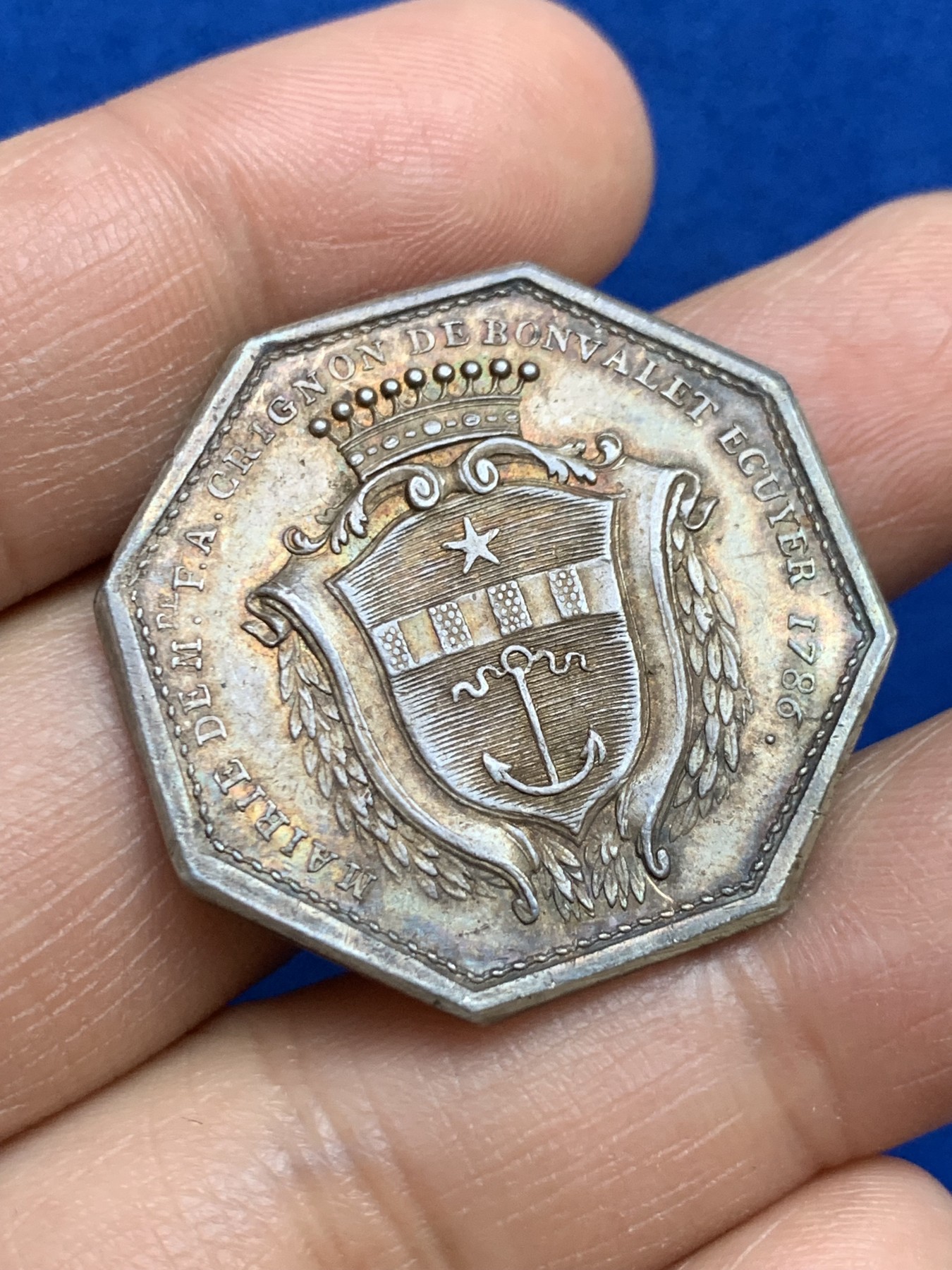 《竞宝斋》第237场- 周日，周一，周二，周日 疯狂4连拍 (全场包邮) 法国1786年奥尔良市政厅八角银质代币，戎装的圣女贞德，13.84g，32.6mm，早期无边铭，金黄包浆，难得保存较好