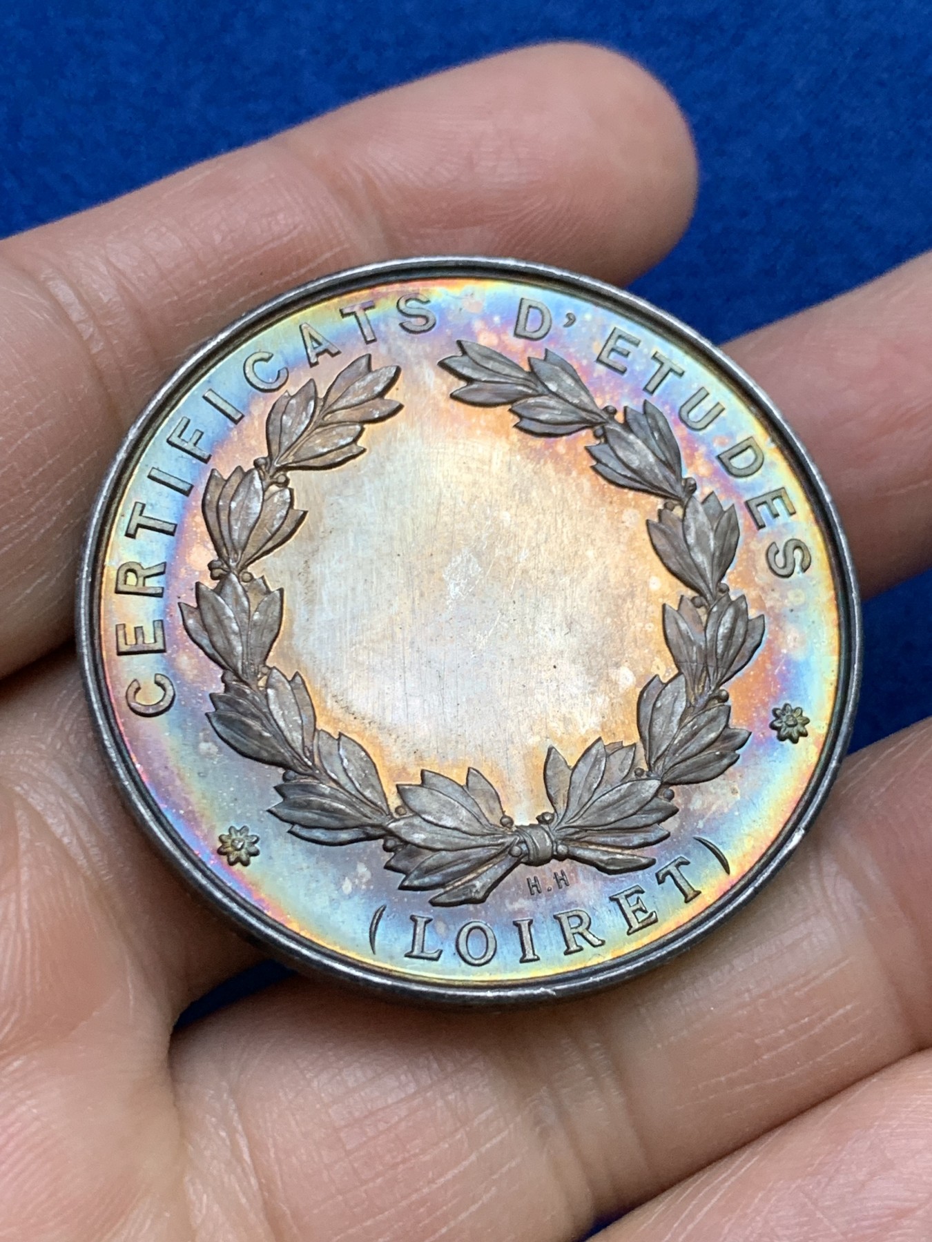 《竞宝斋》第237场- 周日，周一，周二，周日 疯狂4连拍 (全场包邮) 法国卢瓦尔省学习证书银质奖章，36.14g，42.2mm，蜜蜂边铭，彩虹包浆