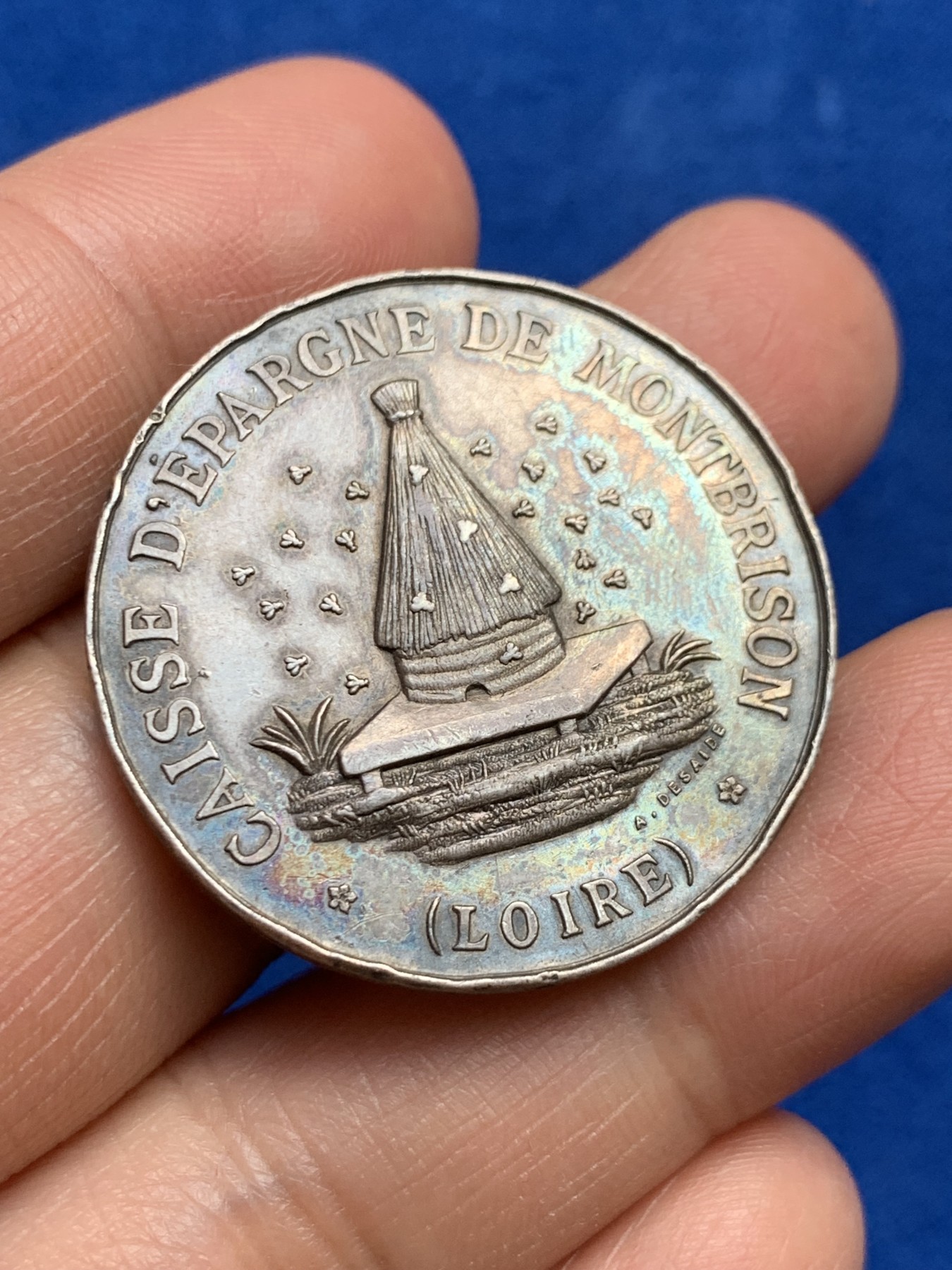 《竞宝斋》第237场- 周日，周一，周二，周日 疯狂4连拍 (全场包邮) 法国蒙布里松储蓄银行银质代币，17.76g，34mm，丰饶角边铭，边磕碰