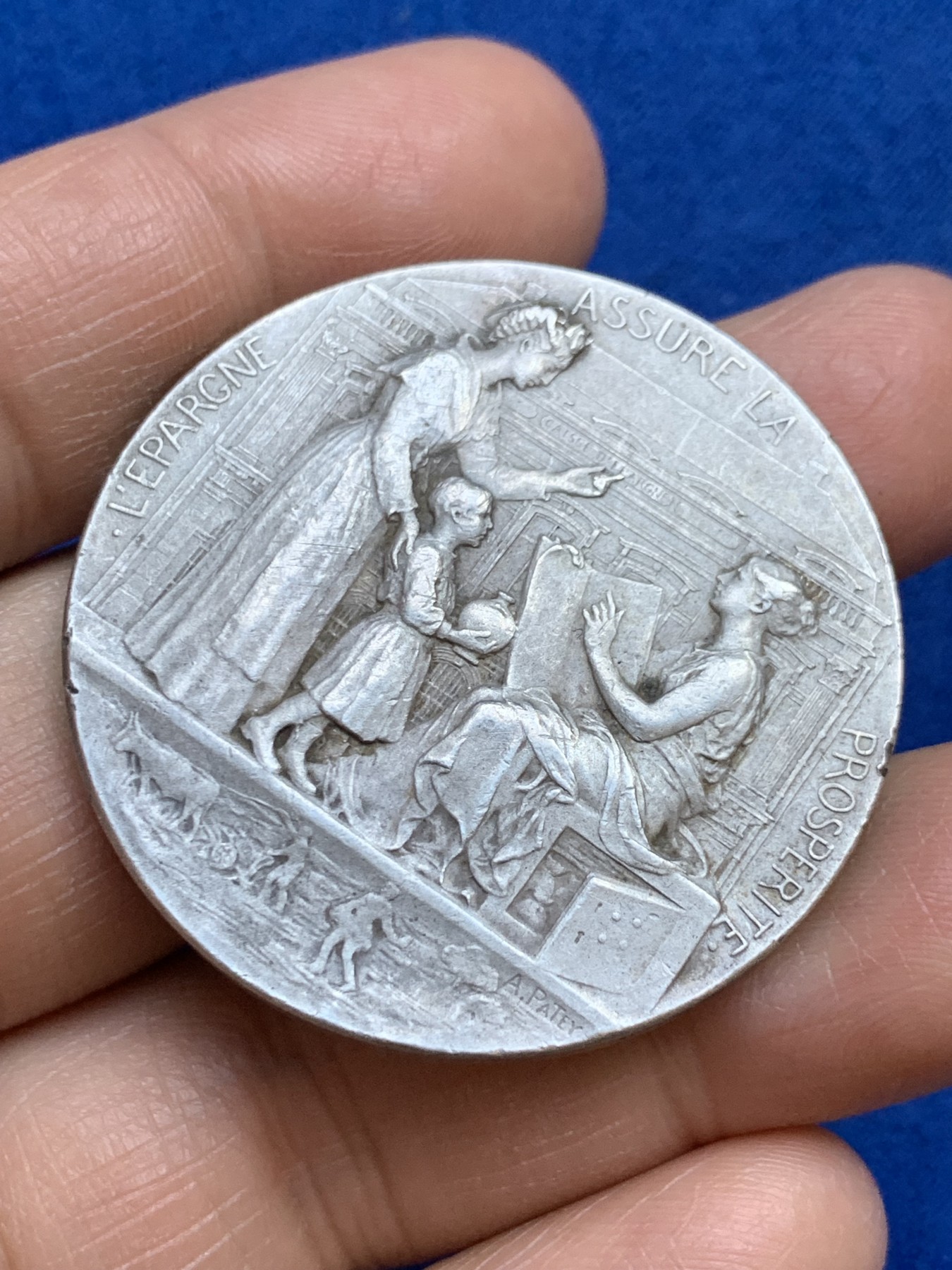 《竞宝斋》第237场- 周日，周一，周二，周日 疯狂4连拍 (全场包邮) 法国昂热地区储蓄银行银质代币，38.53g，41mm，丰饶角边铭