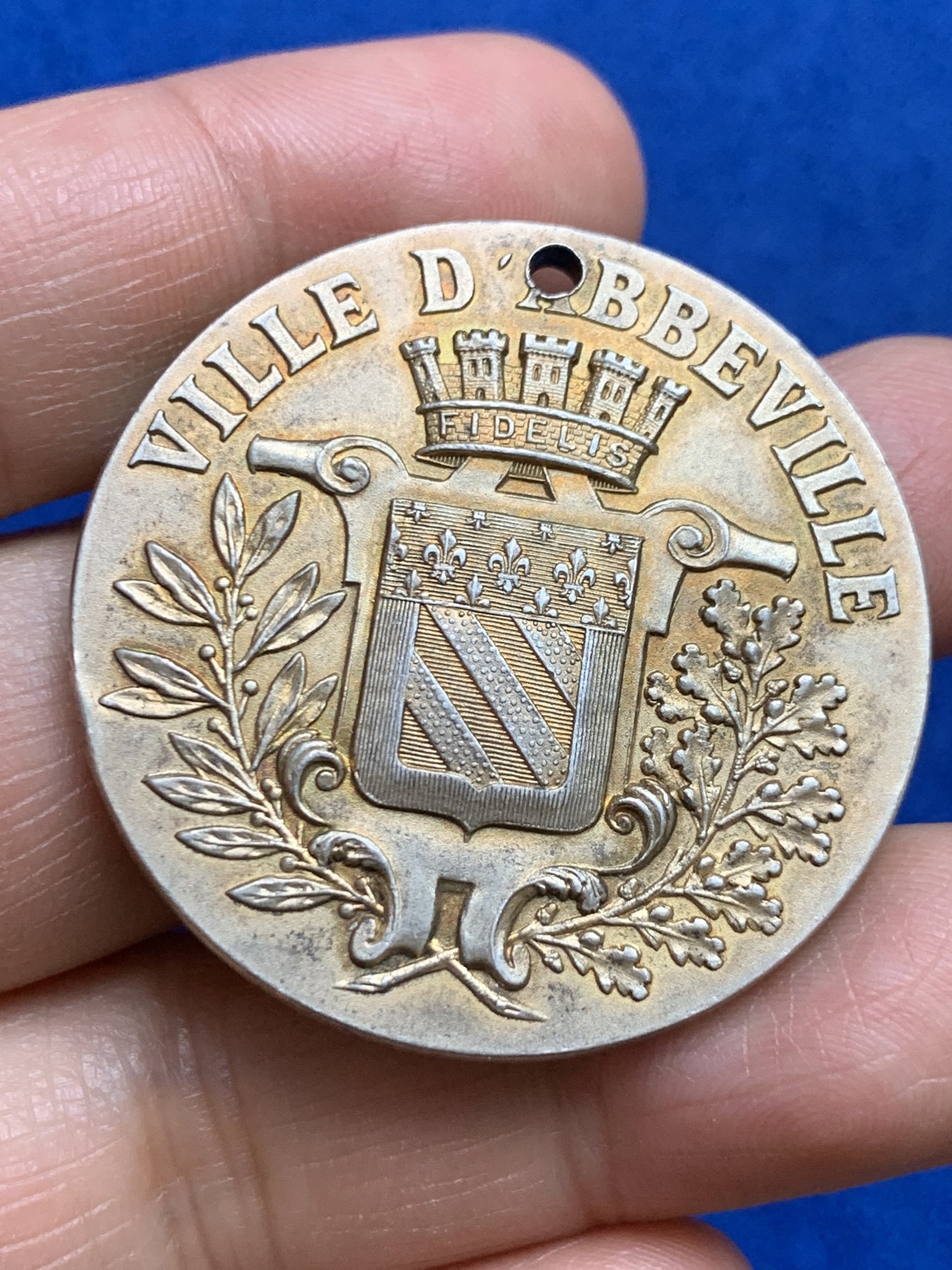 《竞宝斋》第237场- 周日，周一，周二，周日 疯狂4连拍 (全场包邮) 法国阿布维尔镇纪念鎏金银章，37.73g，40.5mm，丰饶角1AR边铭，打孔