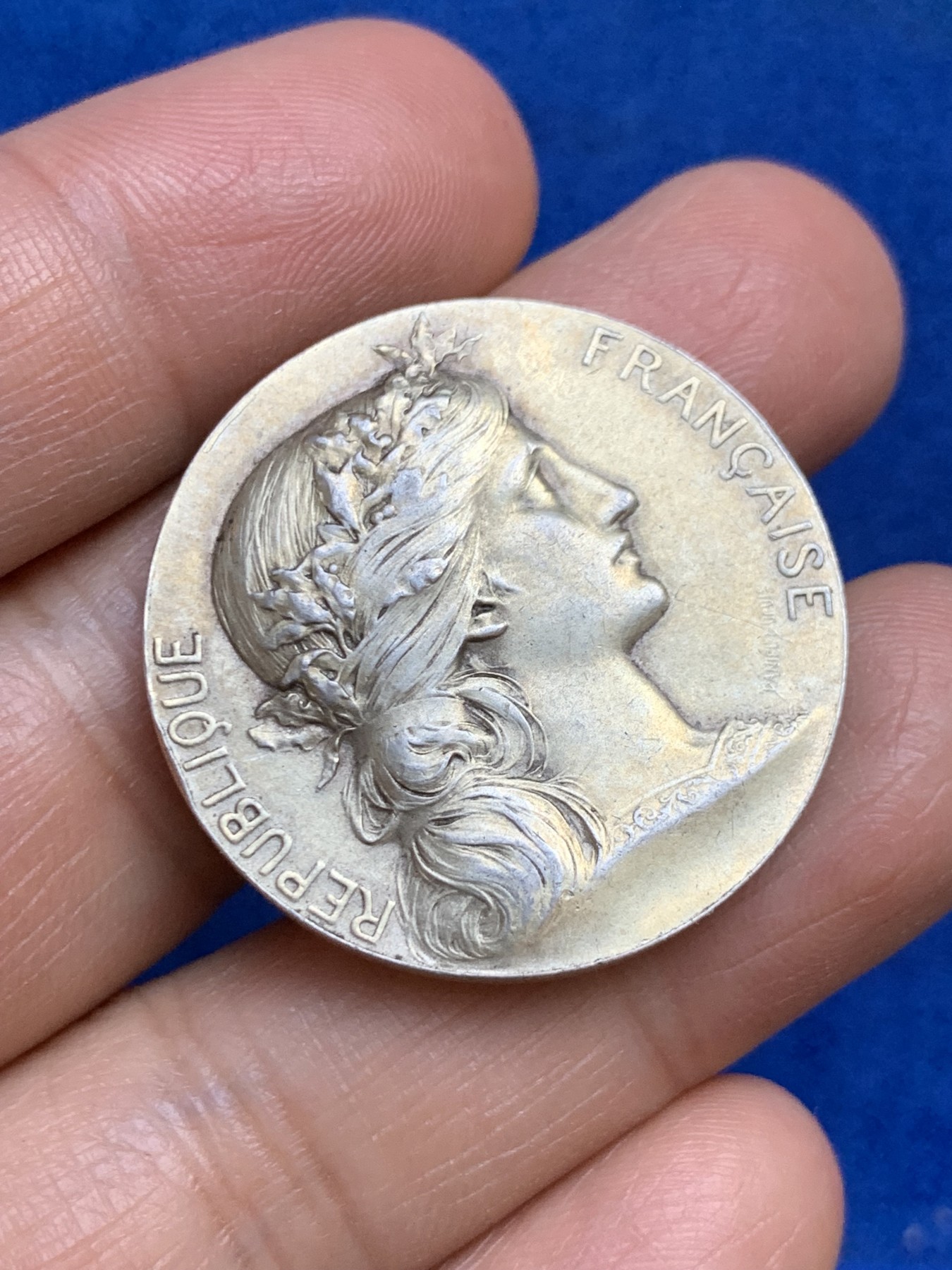 《竞宝斋》第237场- 周日，周一，周二，周日 疯狂4连拍 (全场包邮) 法国玛丽安娜鎏金银章，由鲁昂市议员Louis Ricard提供，15.51g，32.1mm，丰饶角边铭