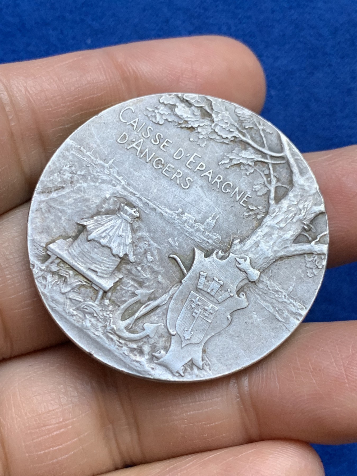 《竞宝斋》第237场- 周日，周一，周二，周日 疯狂4连拍 (全场包邮) 法国昂热地区储蓄银行银质代币，38.53g，41mm，丰饶角边铭