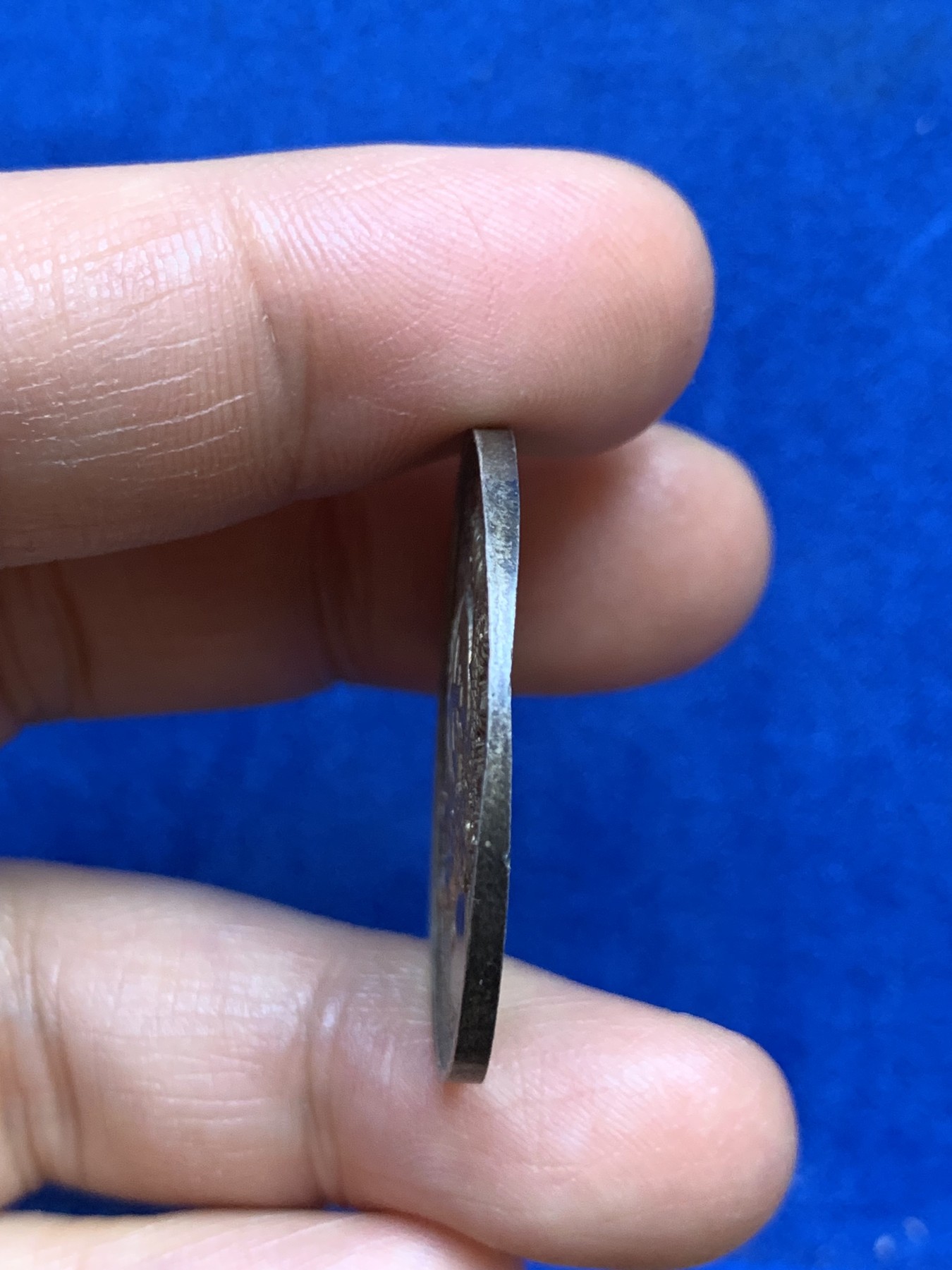 《竞宝斋》第237场- 周日，周一，周二，周日 疯狂4连拍 (全场包邮) 比利时1860年出席会议狮子银章，9.89g，33mm，五彩包浆