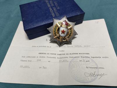 时顺十三拍 - 南斯拉夫二级军事功勋勋章，带盒证，银制珐琅