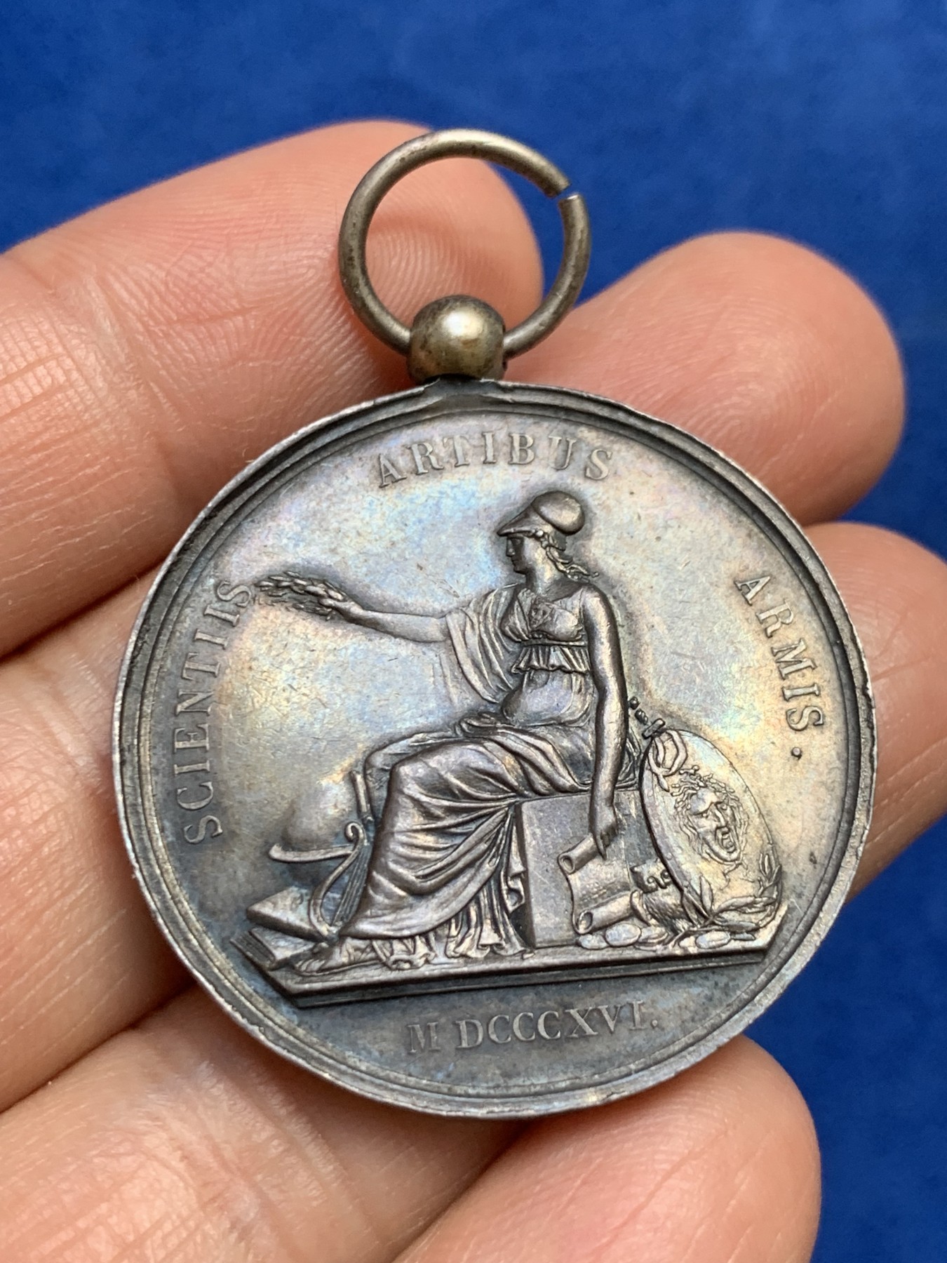 《竞宝斋》第237场- 周日，周一，周二，周日 疯狂4连拍 (全场包邮) 法国索雷兹学校银质奖章，20.04g，34.5mm，手指边铭