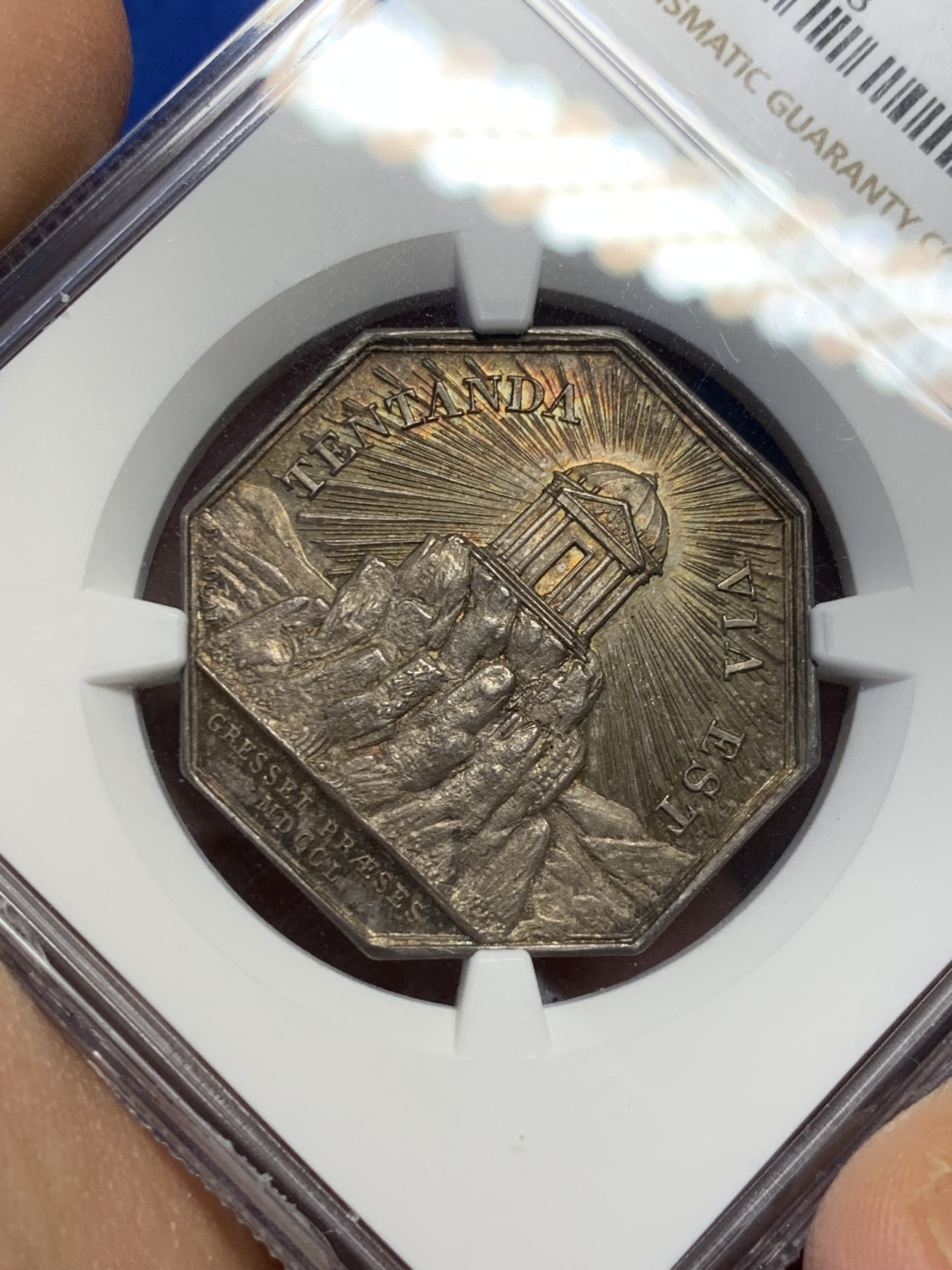 《竞宝斋》第237场- 周日，周一，周二，周日 疯狂4连拍 (全场包邮) NGC MS64 法国 1860-1879 亚眠学院八角代用银币，山上的寺庙配合金色包浆更加万丈光芒