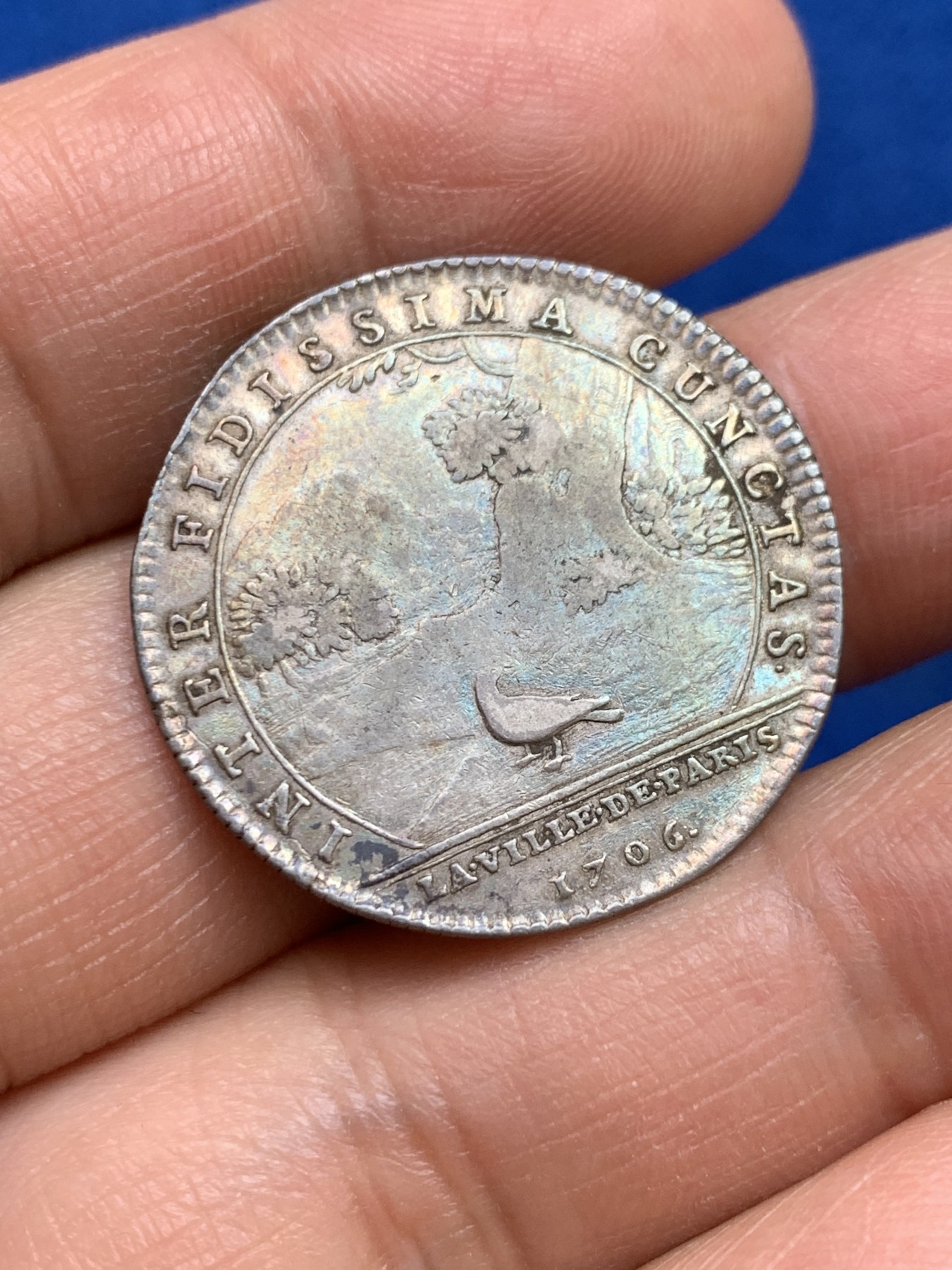 《竞宝斋》第237场- 周日，周一，周二，周日 疯狂4连拍 (全场包邮) 法国1706年路易十四时期巴黎行政管理局银质jeton，6.09g，28.6mm，