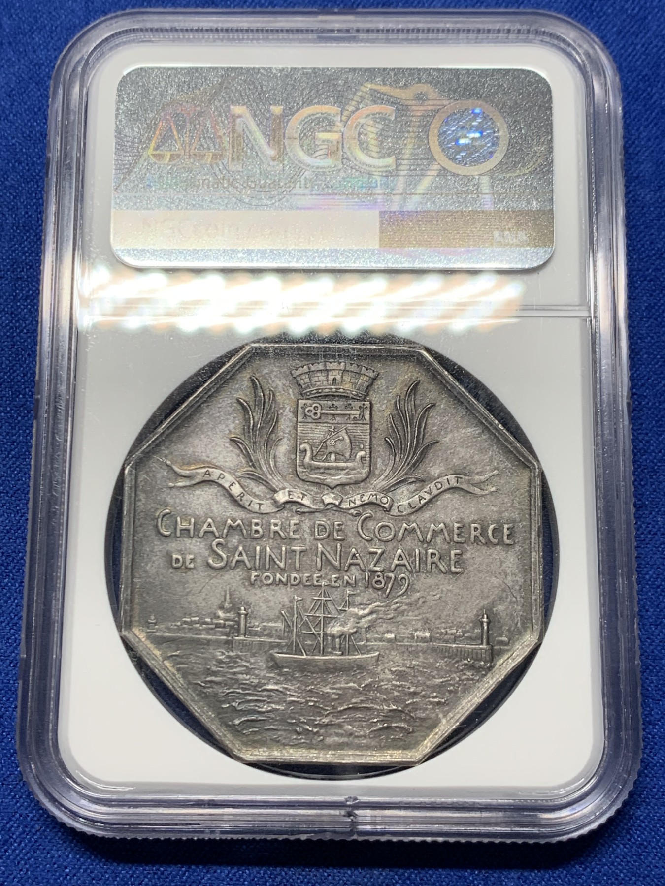 《竞宝斋》第237场- 周日，周一，周二，周日 疯狂4连拍 (全场包邮) NGC-MS62 法国大师O.ROTY 1879年圣纳泽尔商会八角银章，42mm，近40克大规格，水手和渔民的保护神海仙女涅瑞斯手持权杖，脚下是其坐骑海豚，庇护着海港城市圣纳泽尔的船只一帆风顺