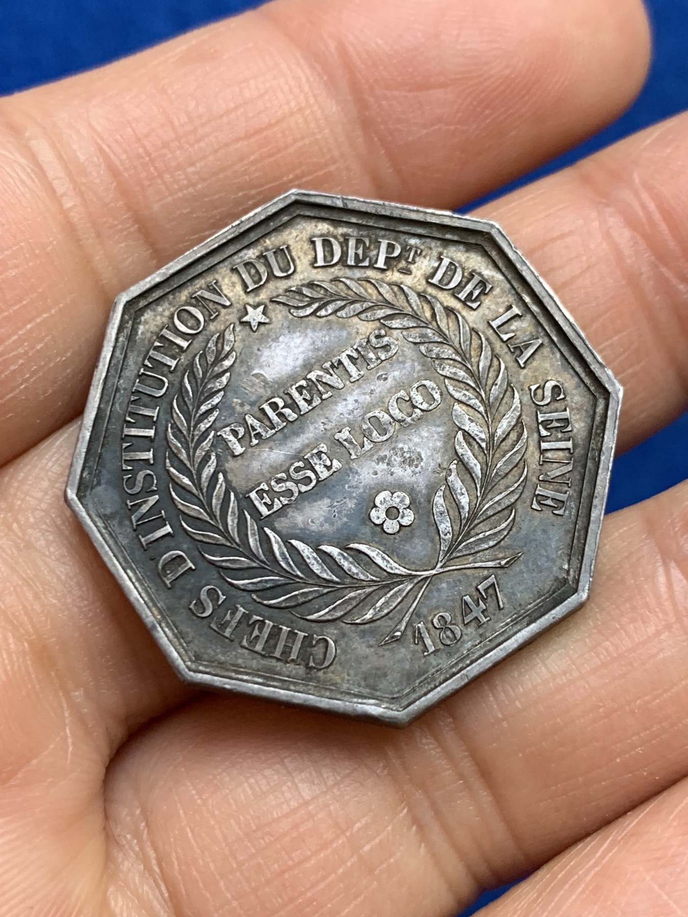 《竞宝斋》第237场- 周日，周一，周二，周日 疯狂4连拍 (全场包邮) 法国 1860-1879 八角银质代币，塞纳省机构负责，查理大帝 蜜蜂边铭 重量15.61克，直径31.2毫米