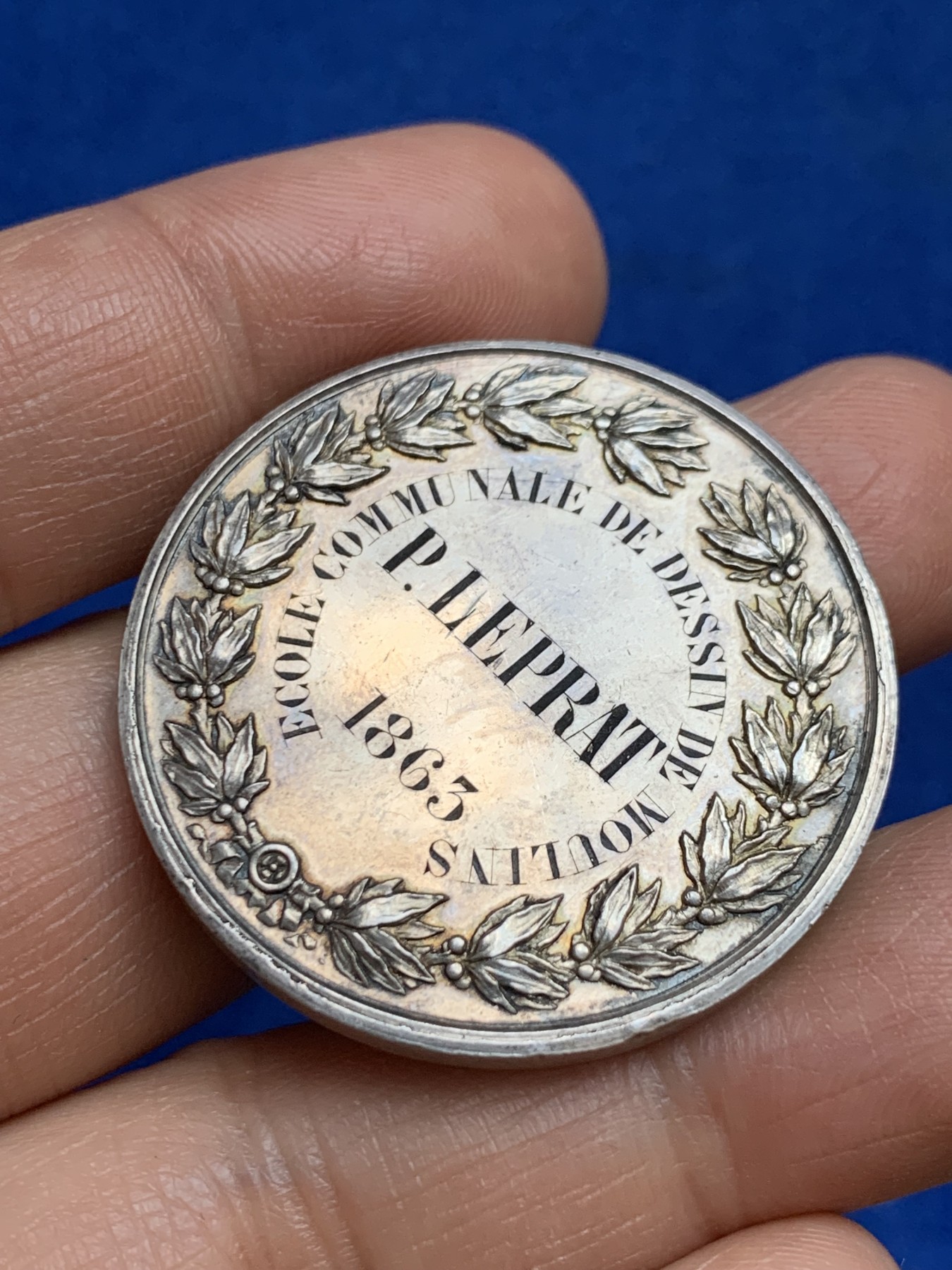 《竞宝斋》第237场- 周日，周一，周二，周日 疯狂4连拍 (全场包邮) 法国银质jeton，米尔斯社区绘画学院，22.52g，36.7mm，蜜蜂边铭