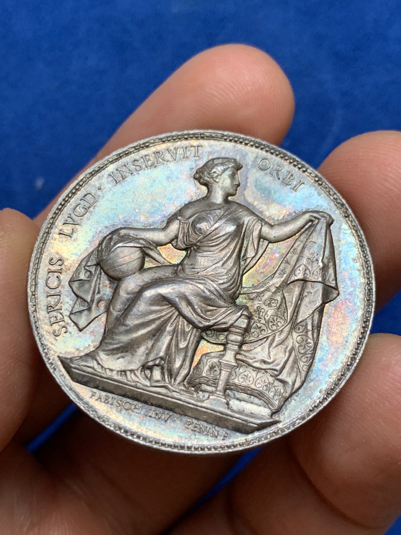 《竞宝斋》第237场- 周日，周一，周二，周日 疯狂4连拍 (全场包邮) 法国银章，里昂丝绸协会，21.78g，37.7mm，蜜蜂边铭，高浮雕，彩色包浆