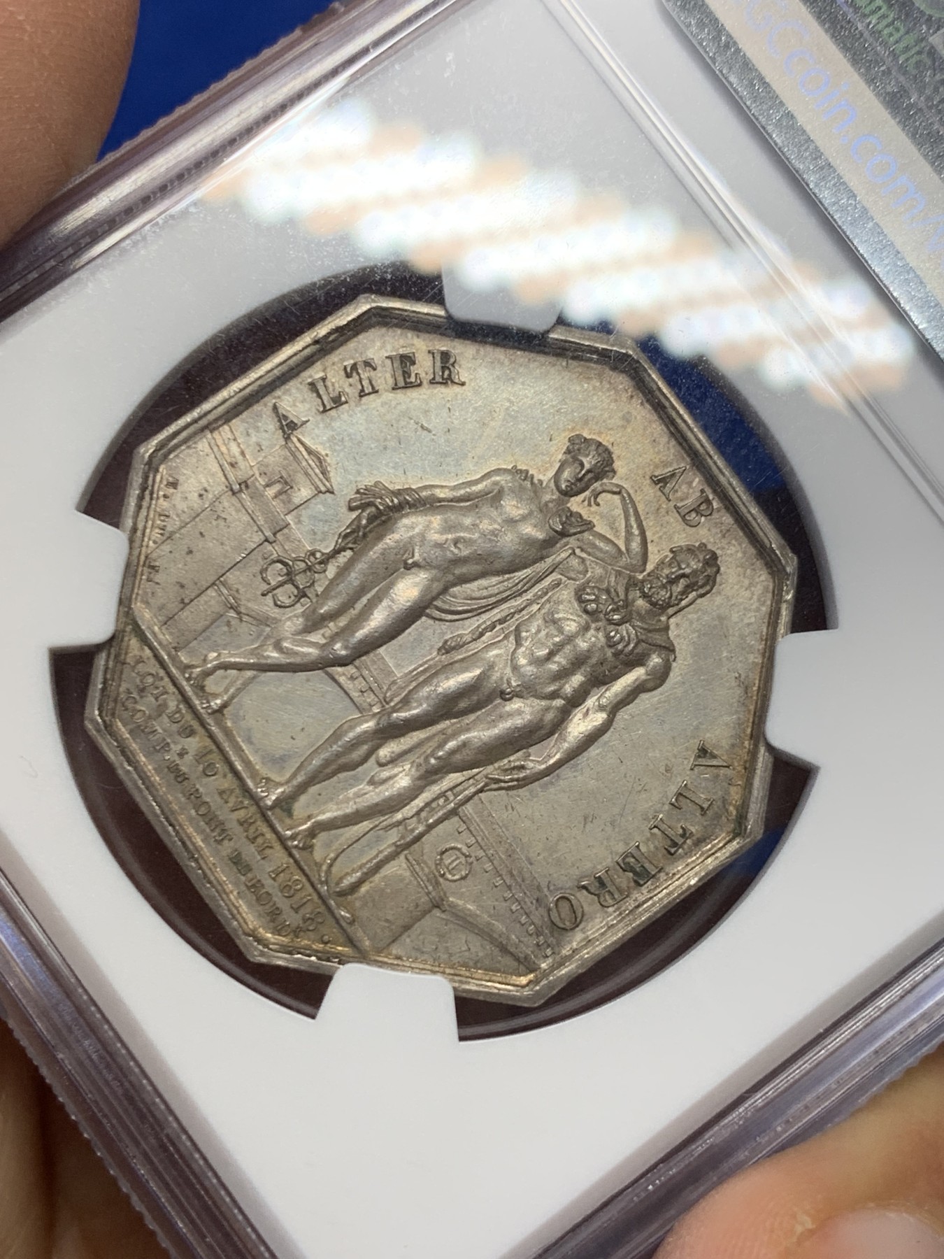 《竞宝斋》第237场- 周日，周一，周二，周日 疯狂4连拍 (全场包邮) NGC-MS64 法国1819年路易十八时期波尔多石桥建设纪念八角银质代币，商业之神赫尔墨斯倚靠在大力神赫拉克勒斯肩上，似乎寓意其商业行为具有强大的背景“此路是我开”