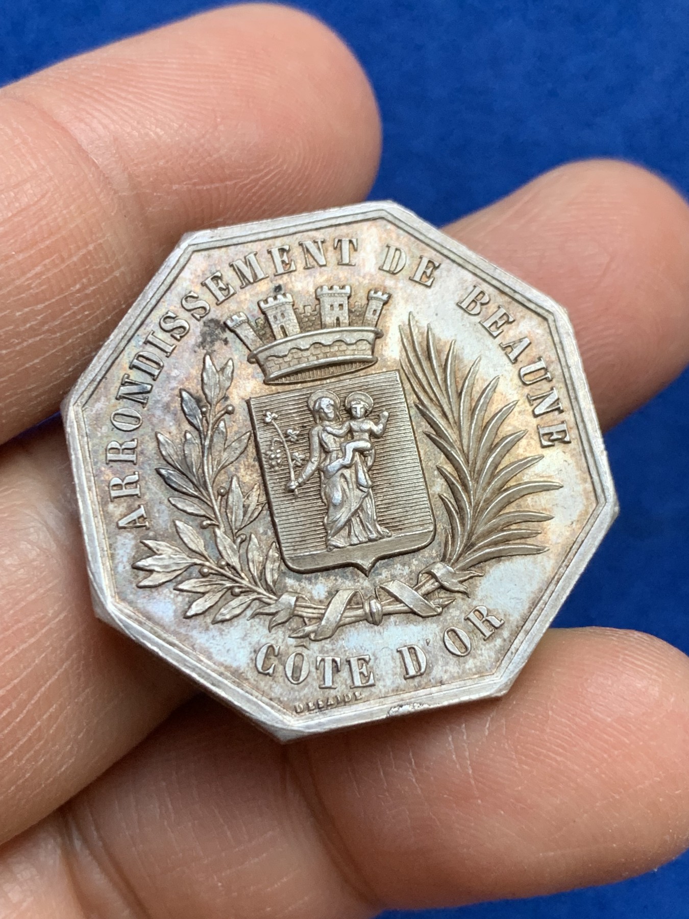 《竞宝斋》第237场- 周日，周一，周二，周日 疯狂4连拍 (全场包邮) 法国 1860-1879 八角银质代币 博纳公证处 圣母抱子 蜜蜂边铭 17.33克，31毫米 厚重