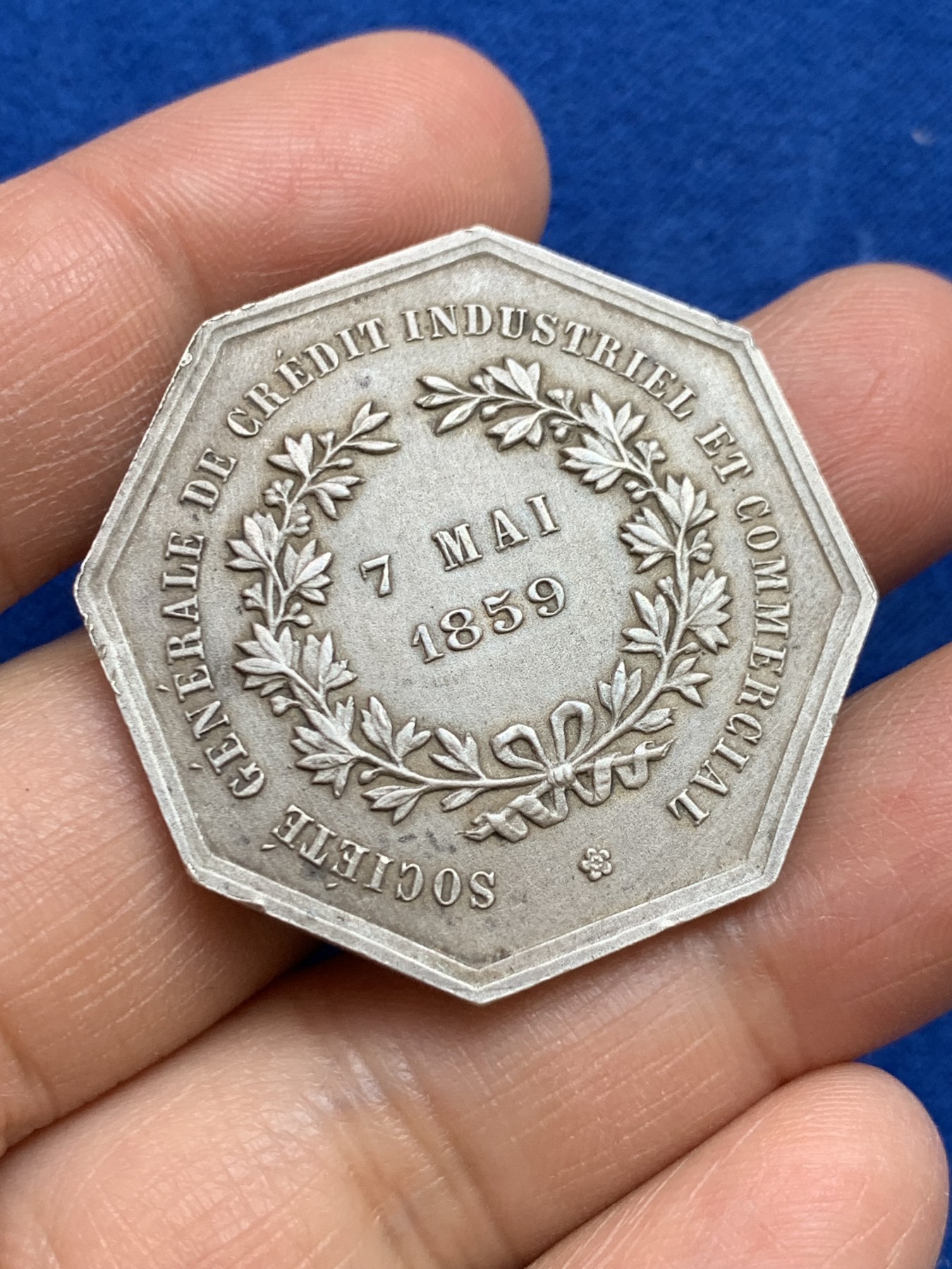 《竞宝斋》第237场- 周日，周一，周二，周日 疯狂4连拍 (全场包邮) 法国八角银质jeton，工商信贷银行，21.97g，37.4mm，丰饶角1AR边铭