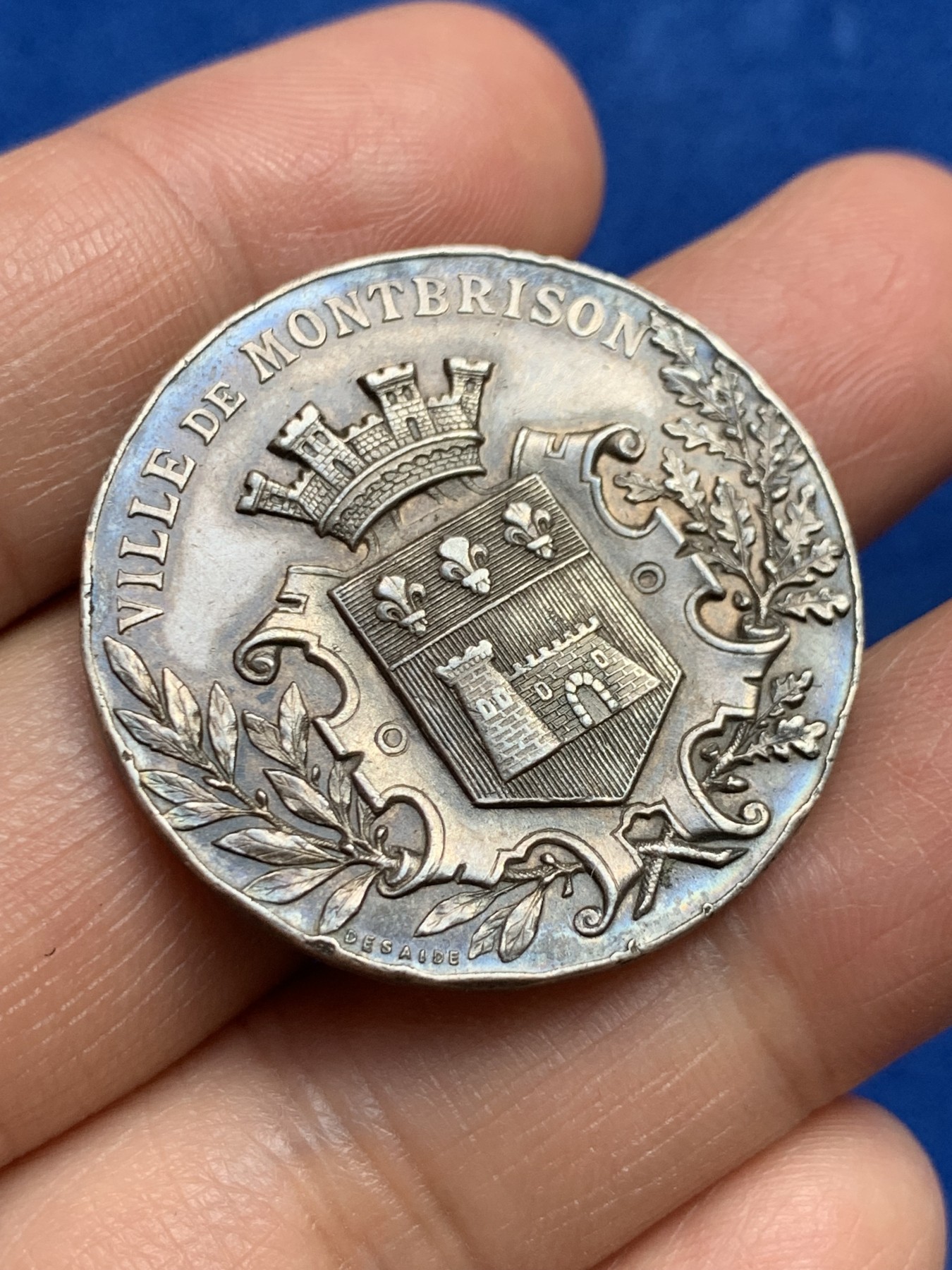 《竞宝斋》第237场- 周日，周一，周二，周日 疯狂4连拍 (全场包邮) 法国蒙布里松储蓄银行银质代币，17.76g，34mm，丰饶角边铭，边磕碰