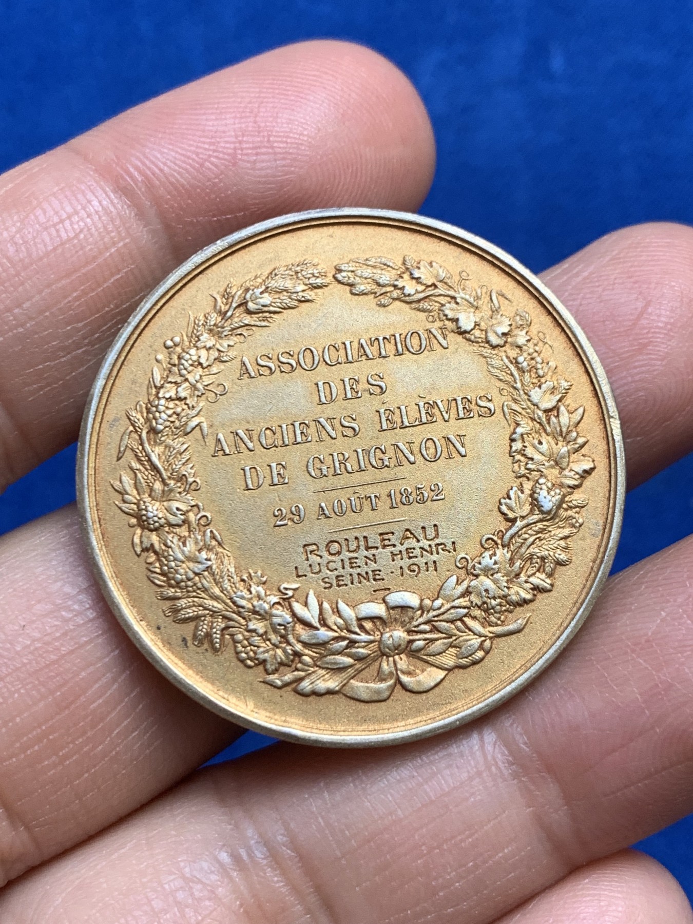 《竞宝斋》第237场- 周日，周一，周二，周日 疯狂4连拍 (全场包邮) 法国格里尼翁校友会鎏金银章 脸部清晰 37mm 25.15g 菱形+野猪头银标