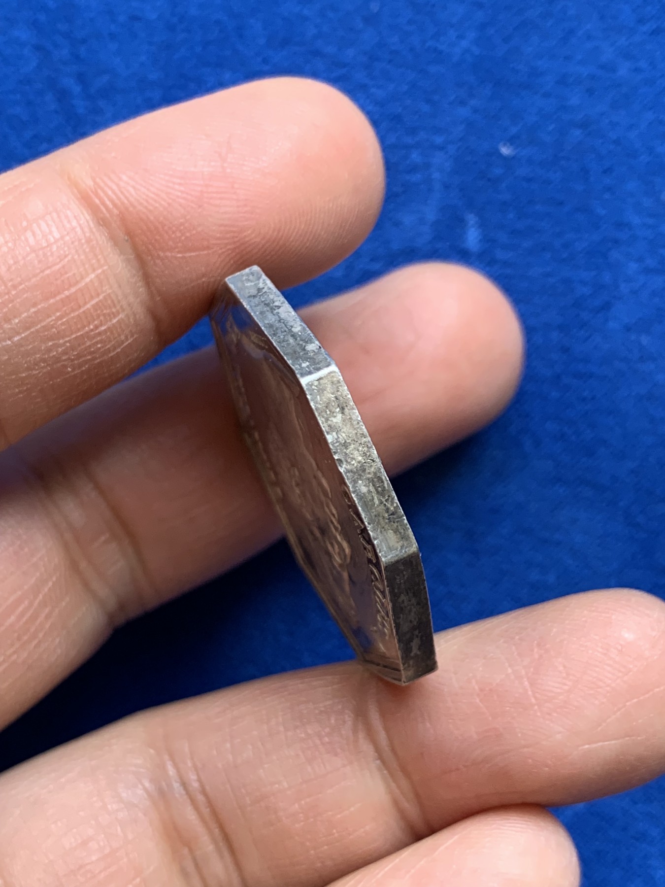 《竞宝斋》第237场- 周日，周一，周二，周日 疯狂4连拍 (全场包邮) 法国查理十世时期波尔多商会八角银质代币，20.52g，33.3mm，早期无边铭