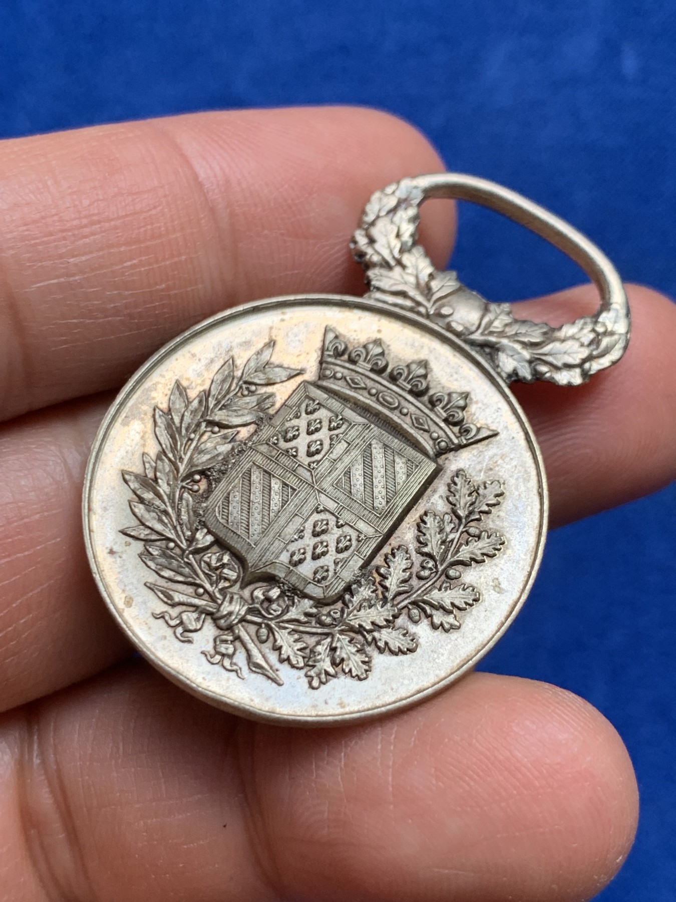 《竞宝斋》第237场- 周日，周一，周二，周日 疯狂4连拍 (全场包邮) 法国黄金海岸救生员银奖章，11.62g，31mm