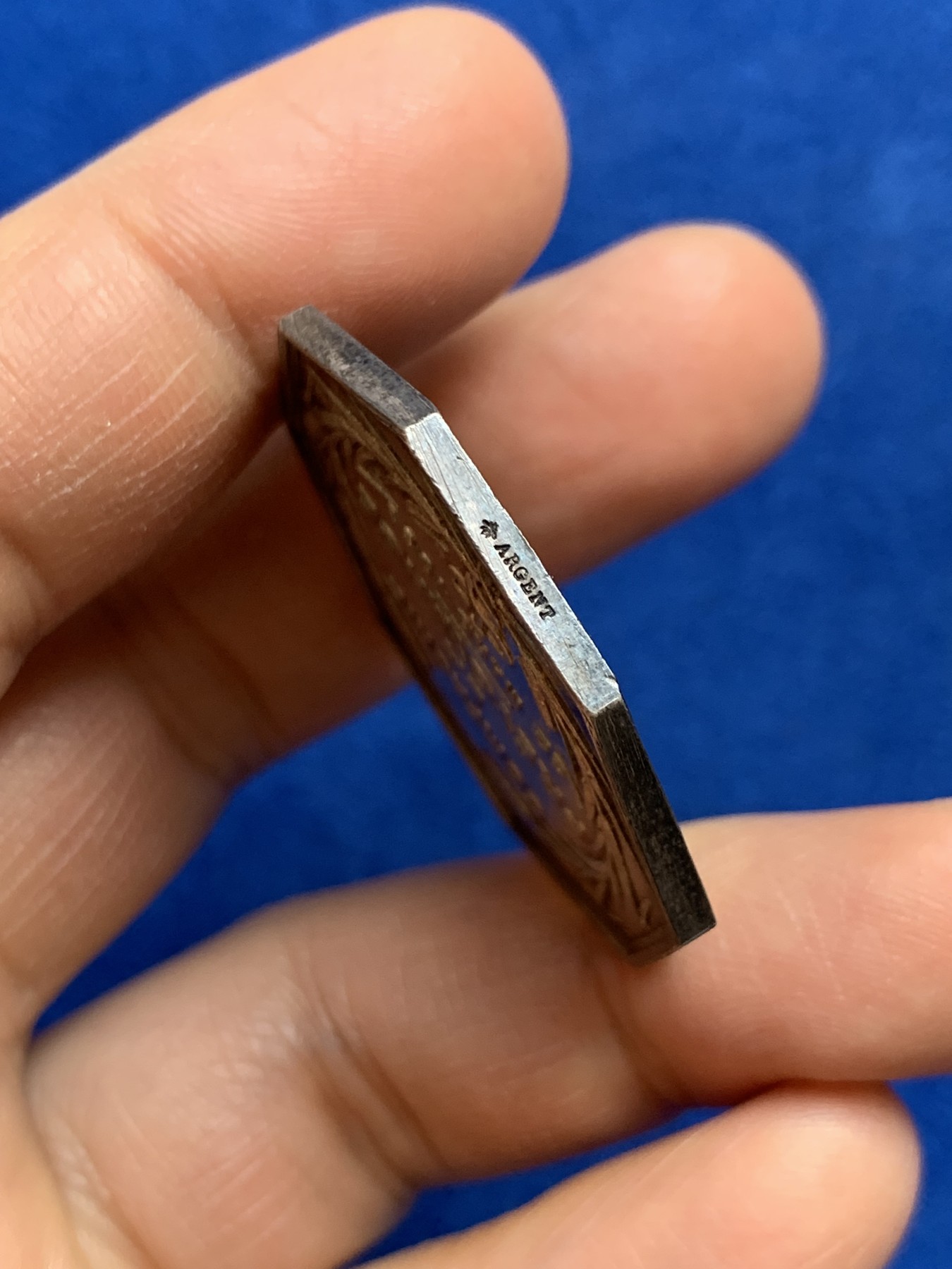 《竞宝斋》第237场- 周日，周一，周二，周日 疯狂4连拍 (全场包邮) 法国名誉品八角银质代币，1869年先见之明保险公司，优雅的女神Prudence，18.90g，36mm，蜜蜂边铭