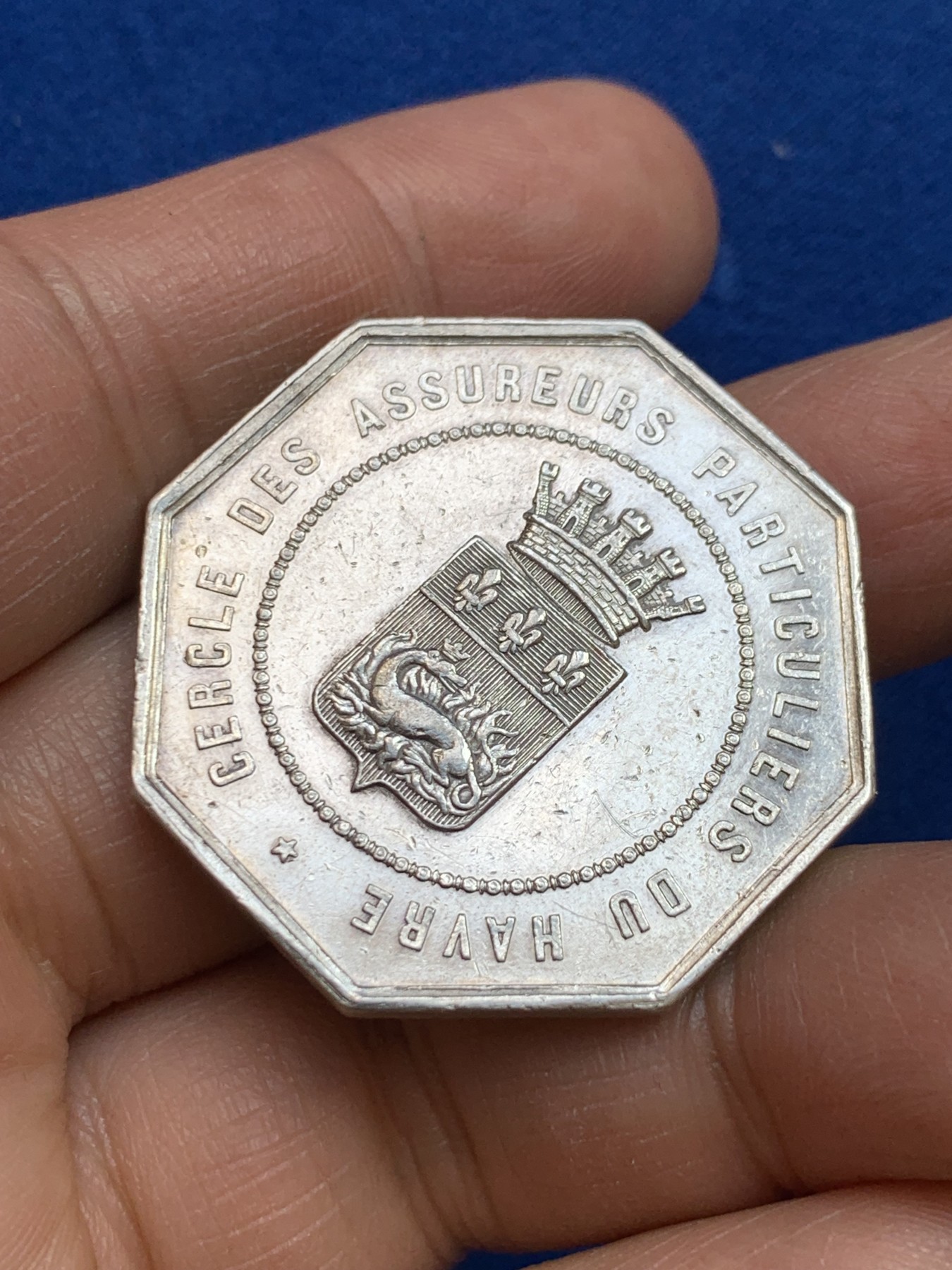 《竞宝斋》第237场- 周日，周一，周二，周日 疯狂4连拍 (全场包邮) 法国勒阿弗尔海上保险公司八角银章，18.82g，36mm，蜜蜂边铭