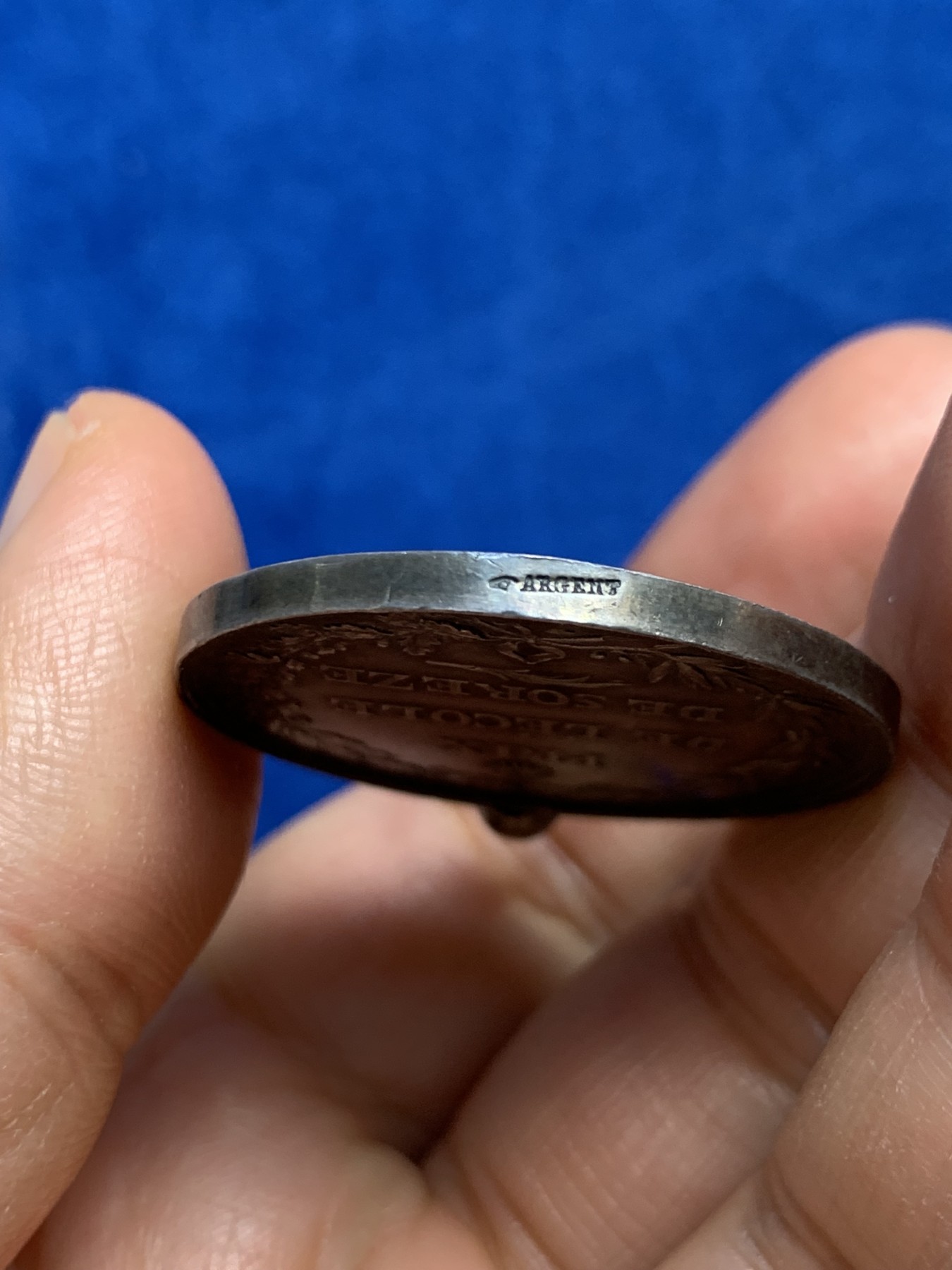 《竞宝斋》第237场- 周日，周一，周二，周日 疯狂4连拍 (全场包邮) 法国索雷兹学校银质奖章，20.04g，34.5mm，手指边铭