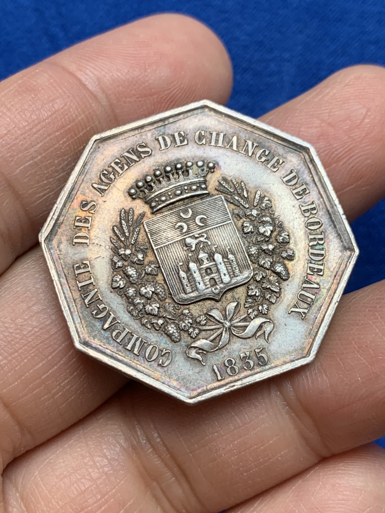 《竞宝斋》第237场- 周日，周一，周二，周日 疯狂4连拍 (全场包邮) 法国 1845-1860 八角银质代币，波尔多证券交易公司，手指边铭 18.20克，34.5毫米