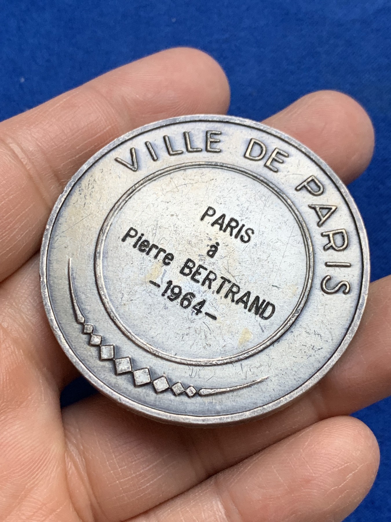 《竞宝斋》第237场- 周日，周一，周二，周日 疯狂4连拍 (全场包邮) 法国1964年巴黎市银质奖章，61.23g，49.8mm，丰饶角+1银标