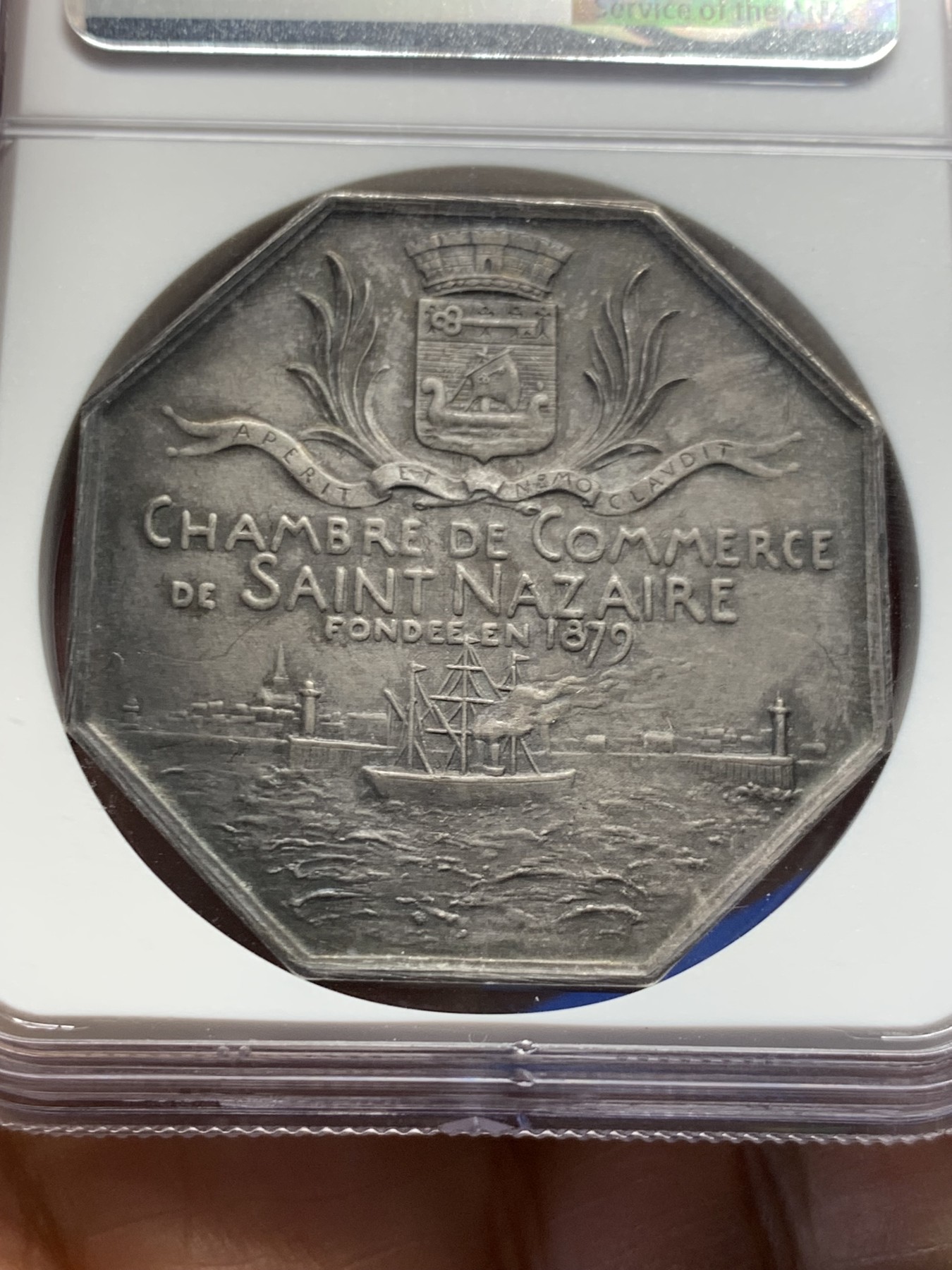 《竞宝斋》第237场- 周日，周一，周二，周日 疯狂4连拍 (全场包邮) NGC-MS62 法国大师O.ROTY 1879年圣纳泽尔商会八角银章，42mm，近40克大规格，水手和渔民的保护神海仙女涅瑞斯手持权杖，脚下是其坐骑海豚，庇护着海港城市圣纳泽尔的船只一帆风顺