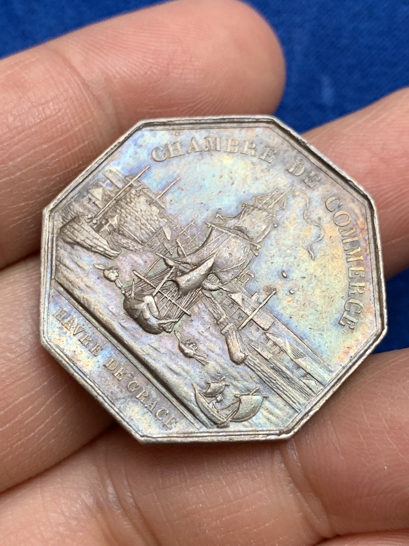 《竞宝斋》第237场- 周日，周一，周二，周日 疯狂4连拍 (全场包邮) 法国勒阿弗尔商会八角银质代币，13.89g，31.8mm，神灯边铭