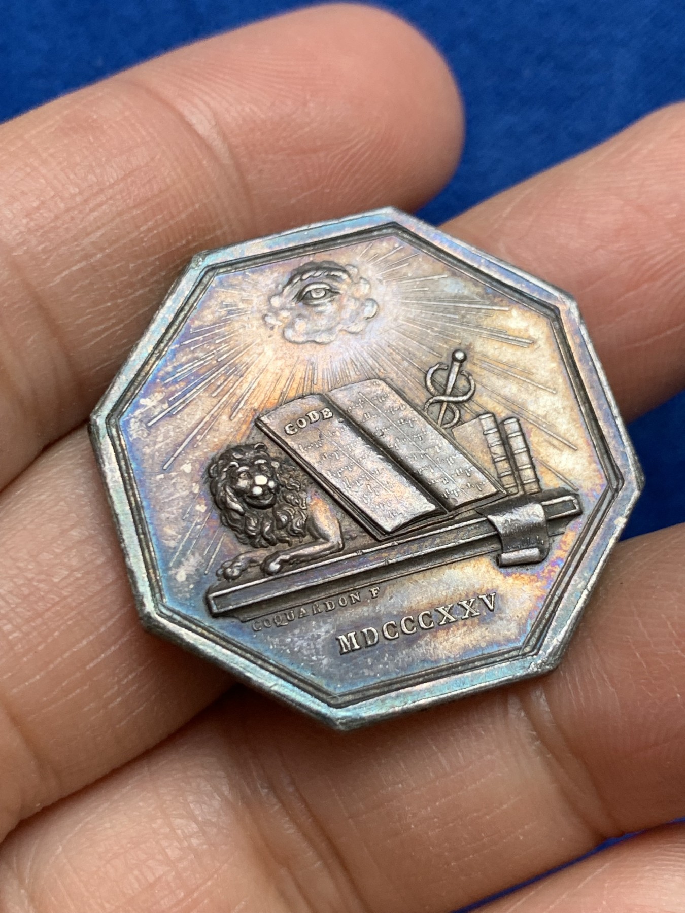 《竞宝斋》第237场- 周日，周一，周二，周日 疯狂4连拍 (全场包邮) 法国八角银章，1825年凡尔赛法律和法务委员会，14.16g，31.3mm，蜜蜂边铭