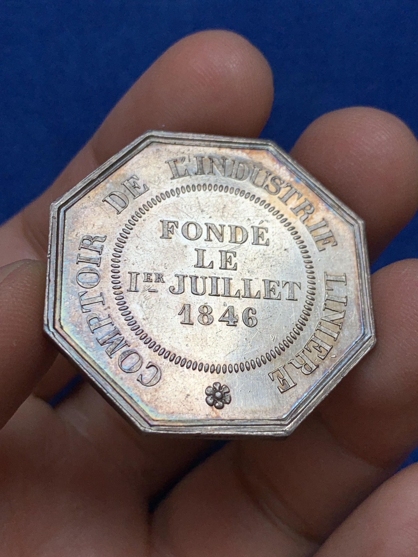 《竞宝斋》第237场- 周日，周一，周二，周日 疯狂4连拍 (全场包邮) 法国八角银质代币，亚麻行业专柜商业公司，19.15g，36.3mm，蜜蜂边铭，红紫包浆