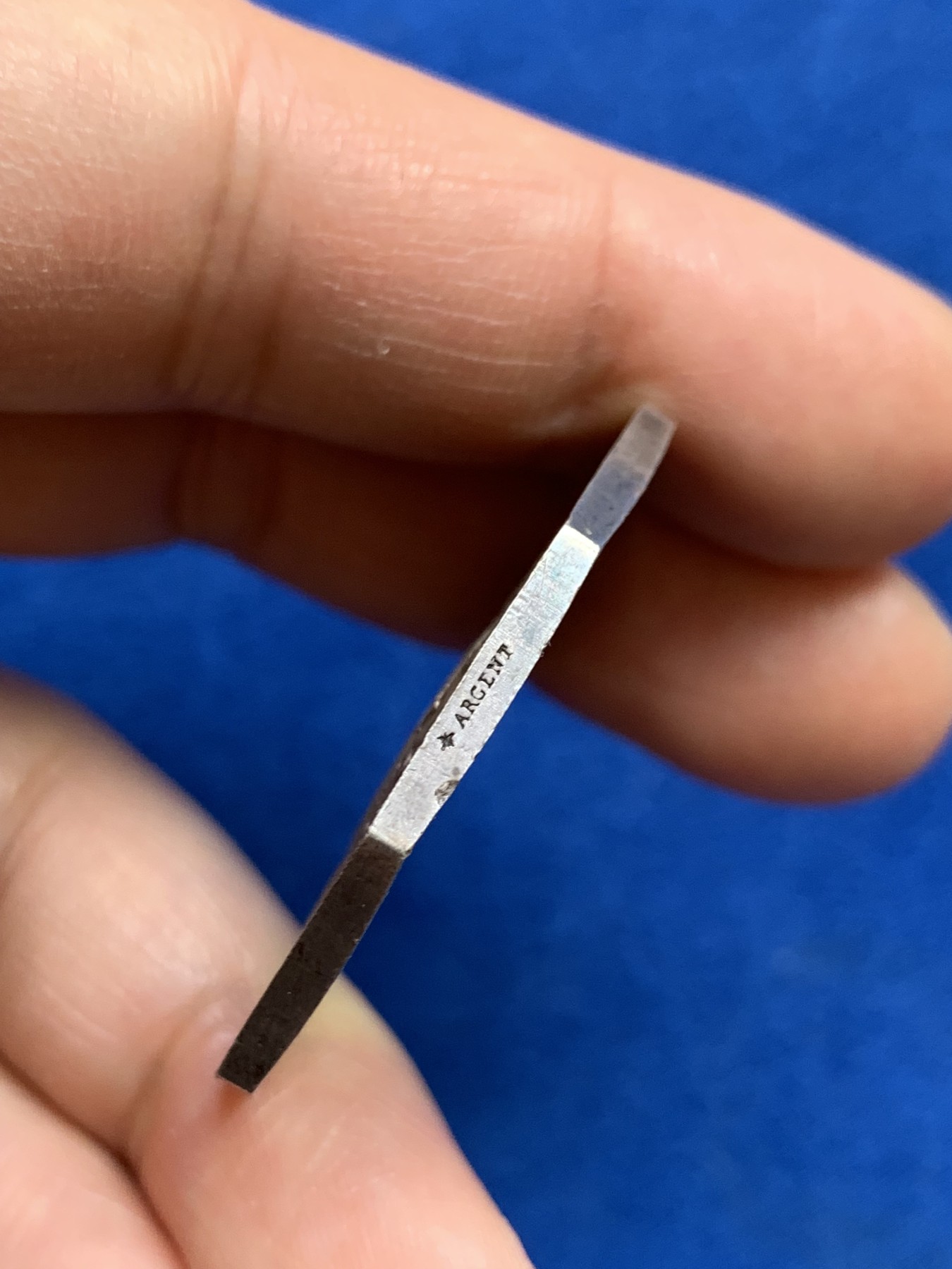 《竞宝斋》第237场- 周日，周一，周二，周日 疯狂4连拍 (全场包邮) 法国一般存款账户公司八角银章，正面是其总部所在地巴黎歌剧院，透视感很好，23.31g，37.6mm，蜜蜂边铭