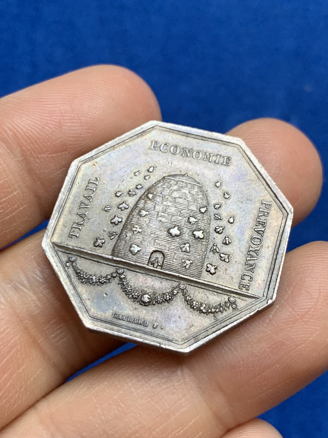 《竞宝斋》第237场- 周日，周一，周二，周日 疯狂4连拍 (全场包邮) 法国桑利斯储蓄银行银质八角代币，13.0g，30.6mm，蜜蜂边铭