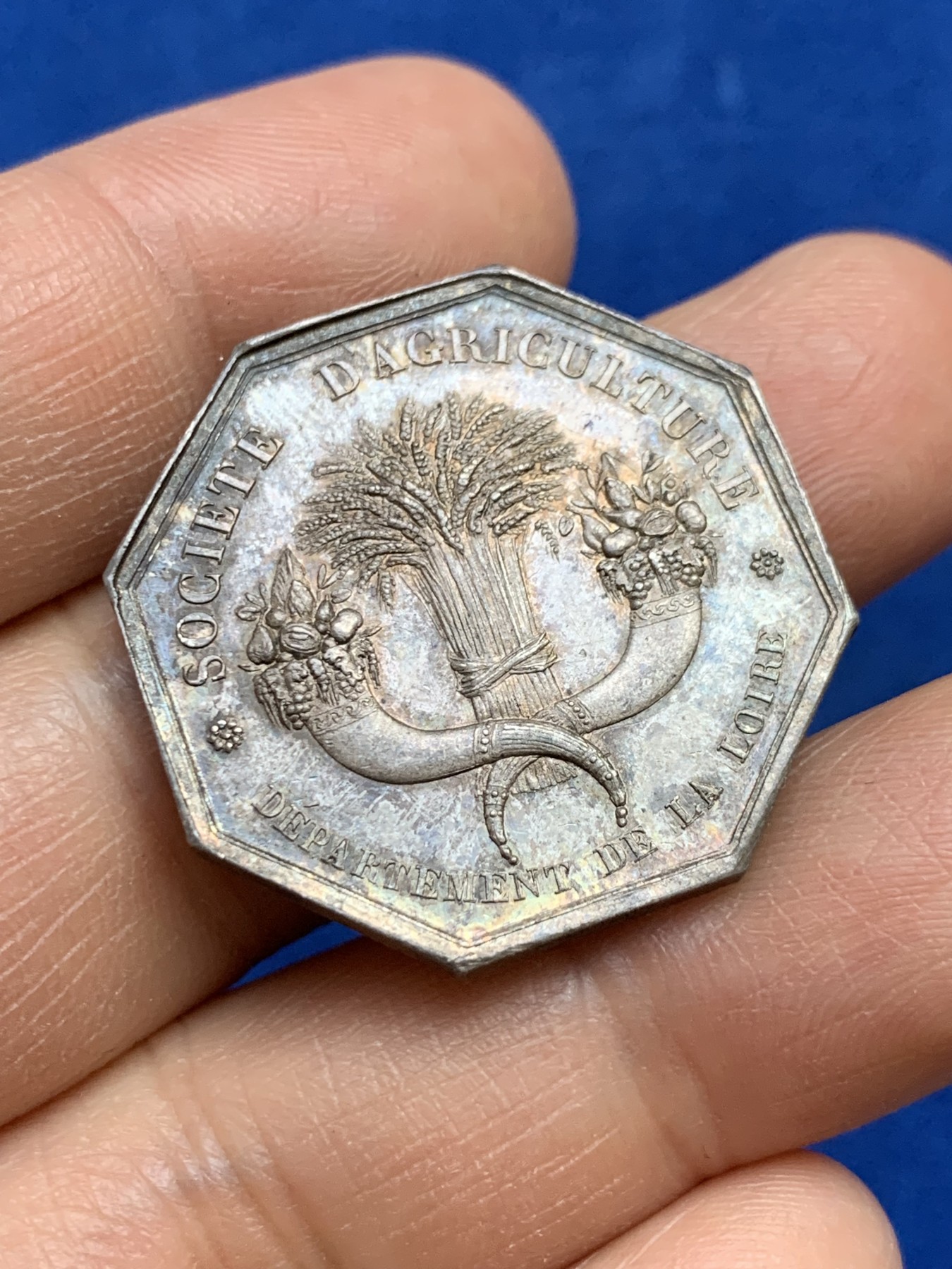 《竞宝斋》第237场- 周日，周一，周二，周日 疯狂4连拍 (全场包邮) 法国八角银章，卢瓦尔农业、园艺、渔业、狩猎和皇家农业学会，12.22g，30mm，手指边铭，黄油底光