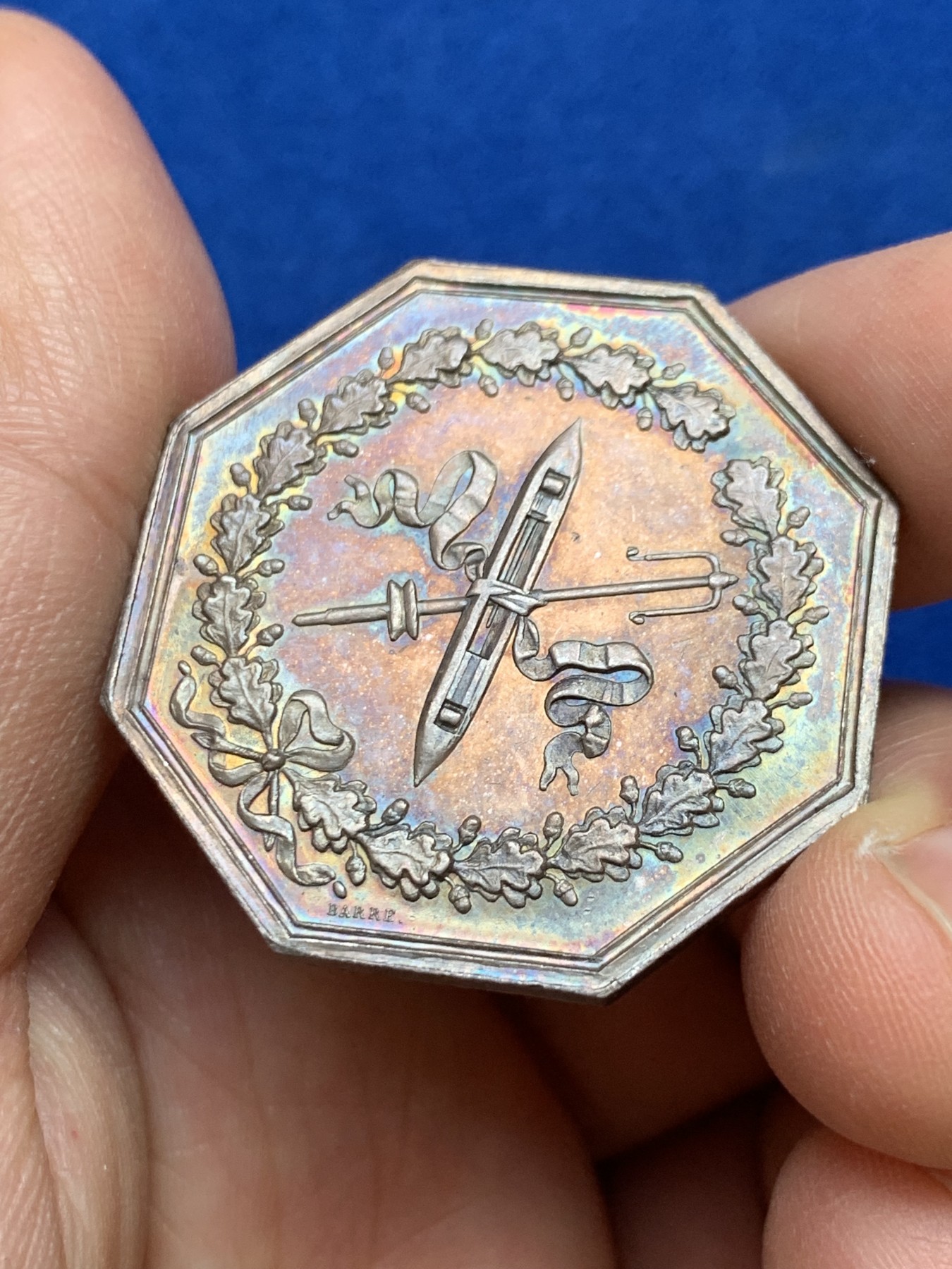 《竞宝斋》第237场- 周日，周一，周二，周日 疯狂4连拍 (全场包邮) 法国八角银质代币，亚麻行业专柜商业公司，19.15g，36.3mm，蜜蜂边铭，红紫包浆