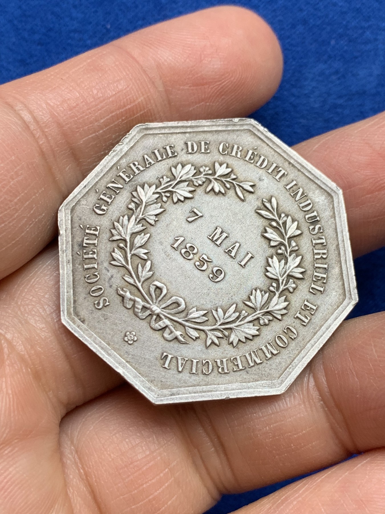 《竞宝斋》第237场- 周日，周一，周二，周日 疯狂4连拍 (全场包邮) 法国八角银质jeton，工商信贷银行，21.97g，37.4mm，丰饶角1AR边铭