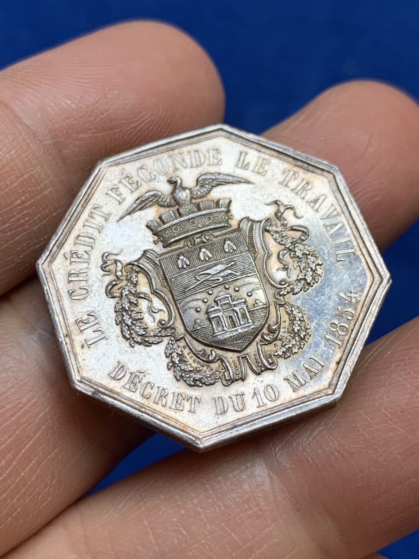 《竞宝斋》第237场- 周日，周一，周二，周日 疯狂4连拍 (全场包邮) 法国八角银章，里尔银行，14.19g，29.8mm，手指边铭