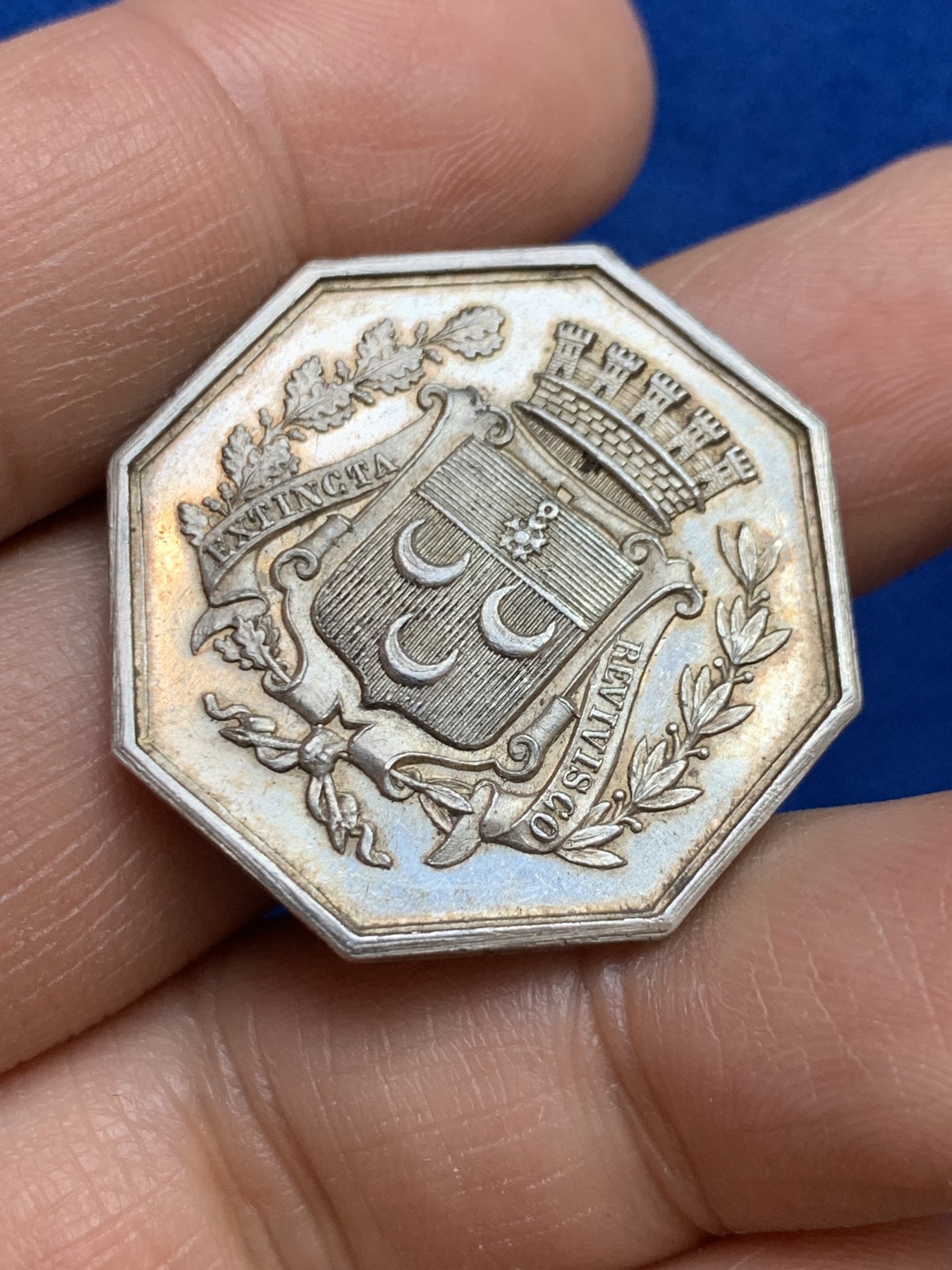 《竞宝斋》第237场- 周日，周一，周二，周日 疯狂4连拍 (全场包邮) 法国沙托丹公证人八角银质代币，12.14g，30.3mm，丰饶角边铭