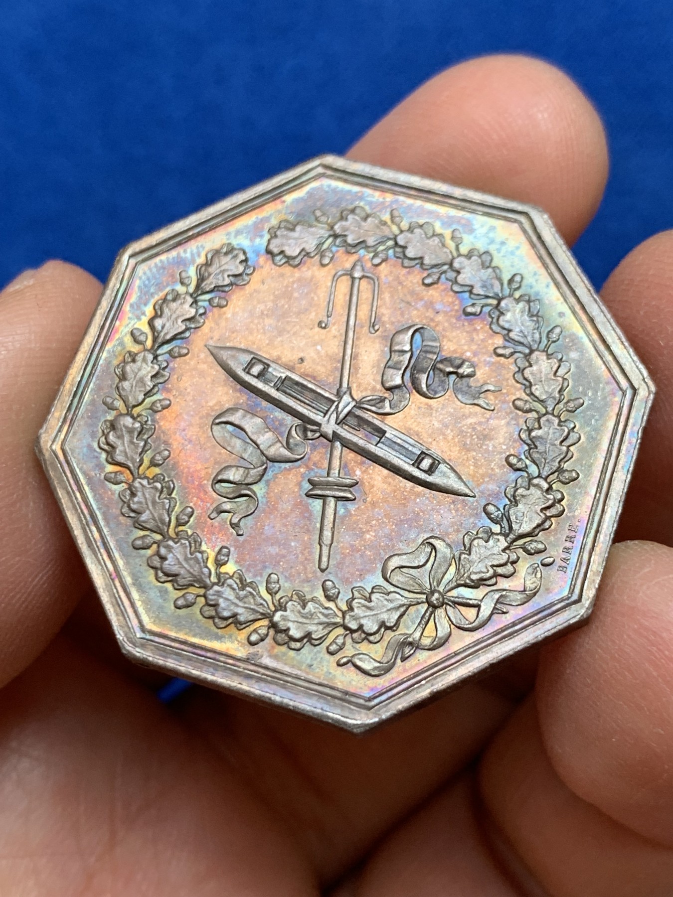 《竞宝斋》第237场- 周日，周一，周二，周日 疯狂4连拍 (全场包邮) 法国八角银质代币，亚麻行业专柜商业公司，19.15g，36.3mm，蜜蜂边铭，红紫包浆