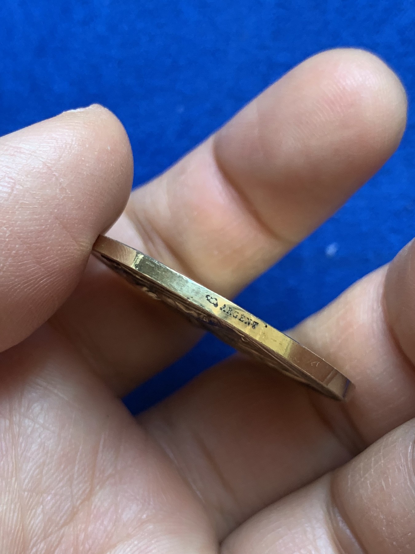 《竞宝斋》第237场- 周日，周一，周二，周日 疯狂4连拍 (全场包邮) 法国1884年婚礼镀金银章，重量17.81g，直径34.8mm，边铭：丰饶角ARGENT，金光闪闪