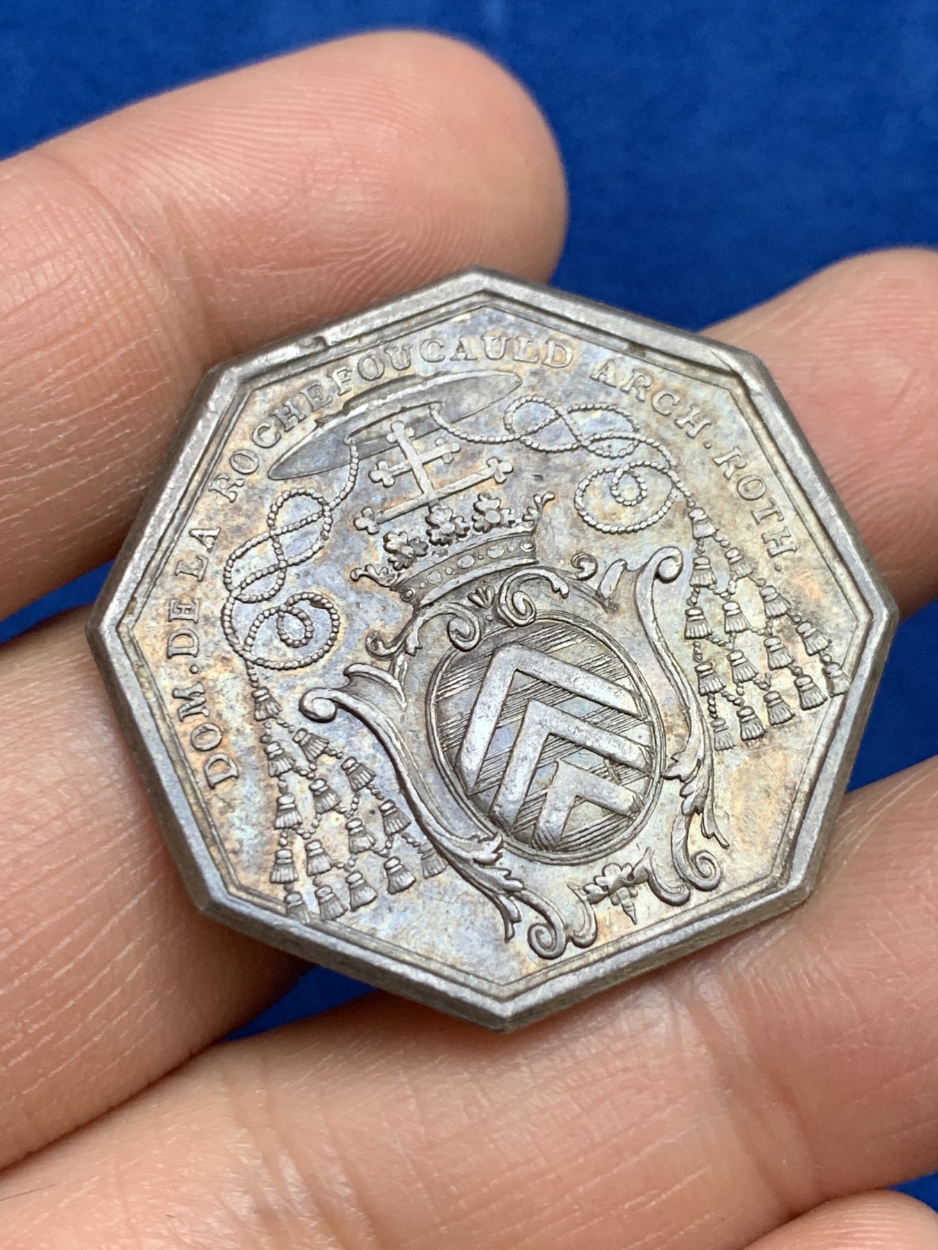 《竞宝斋》第237场- 周日，周一，周二，周日 疯狂4连拍 (全场包邮) 法国鲁昂神职人员JETON银质八角，14.34g，33.2mm，早期无边铭