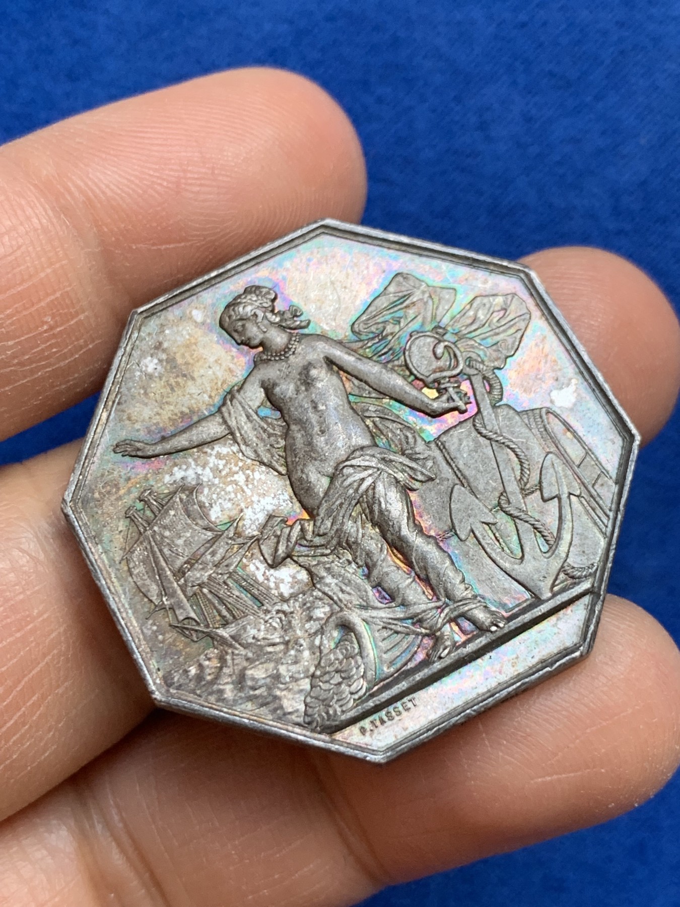 《竞宝斋》第237场- 周日，周一，周二，周日 疯狂4连拍 (全场包邮) 法国名誉品八角银质代币，1869年先见之明保险公司，优雅的女神Prudence，18.90g，36mm，蜜蜂边铭