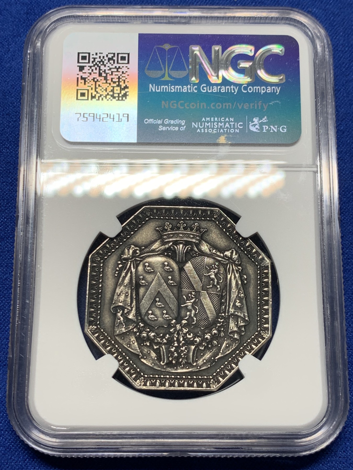 《竞宝斋》第237场- 周日，周一，周二，周日 疯狂4连拍 (全场包邮) NGC MS63 法国八角银章，皇家婚姻，小名誉品三个小天使，状态非常好，黑色包浆难得 