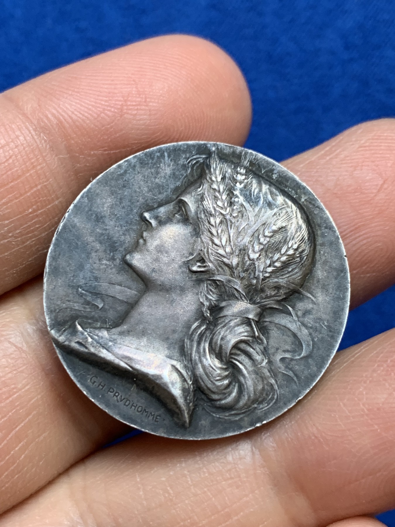 《竞宝斋》第237场- 周日，周一，周二，周日 疯狂4连拍 (全场包邮) 法国拉罗谢尔储蓄银行银质jeton，14.43g，29.8mm，丰饶角2银标，构图丰富且小巧厚重