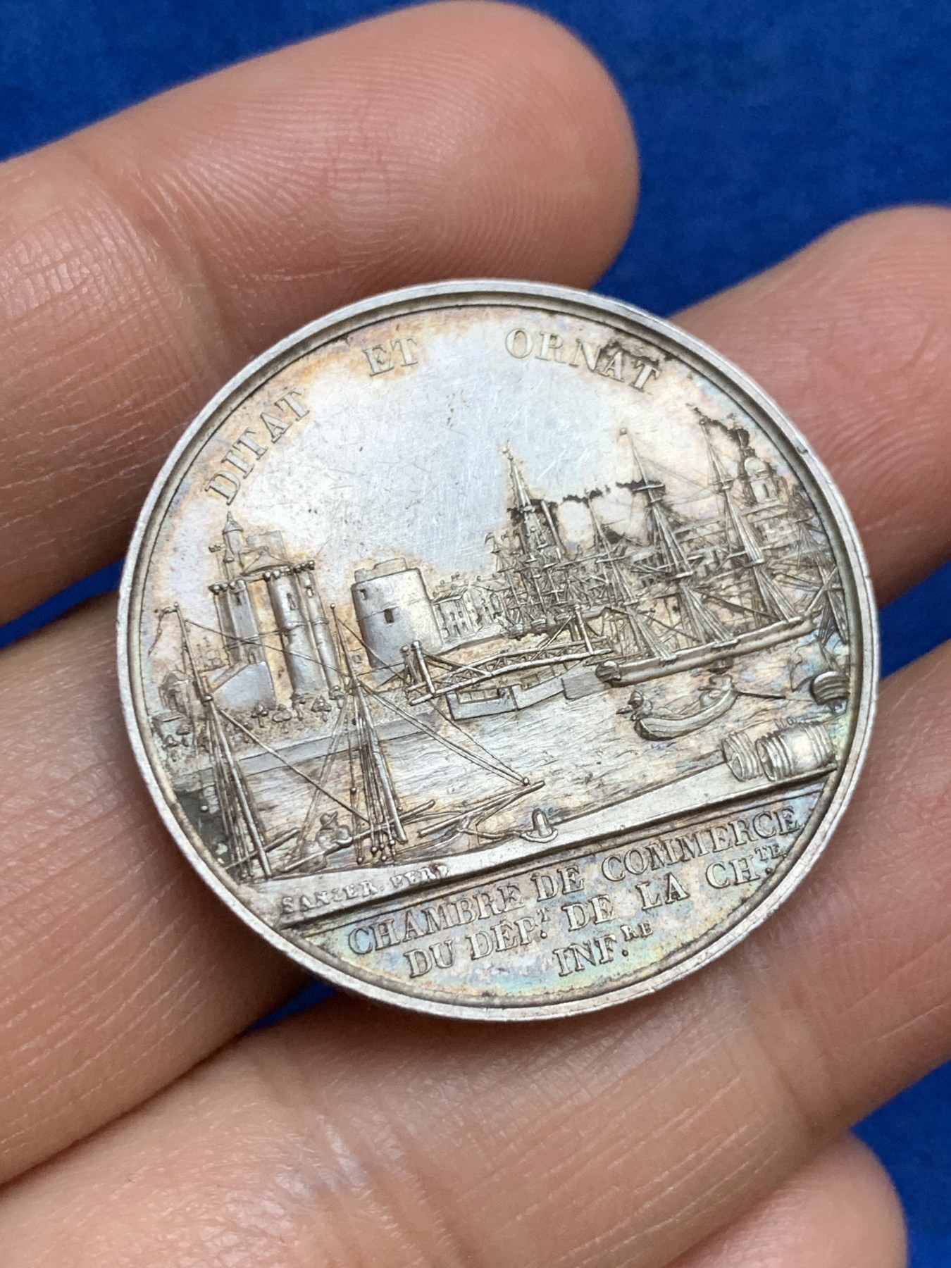《竞宝斋》第237场- 周日，周一，周二，周日 疯狂4连拍 (全场包邮) 法国查理十世拉罗谢尔商会银质jeton，港口帆樯如云，17.72g，33mm，1832年以前早期无边铭