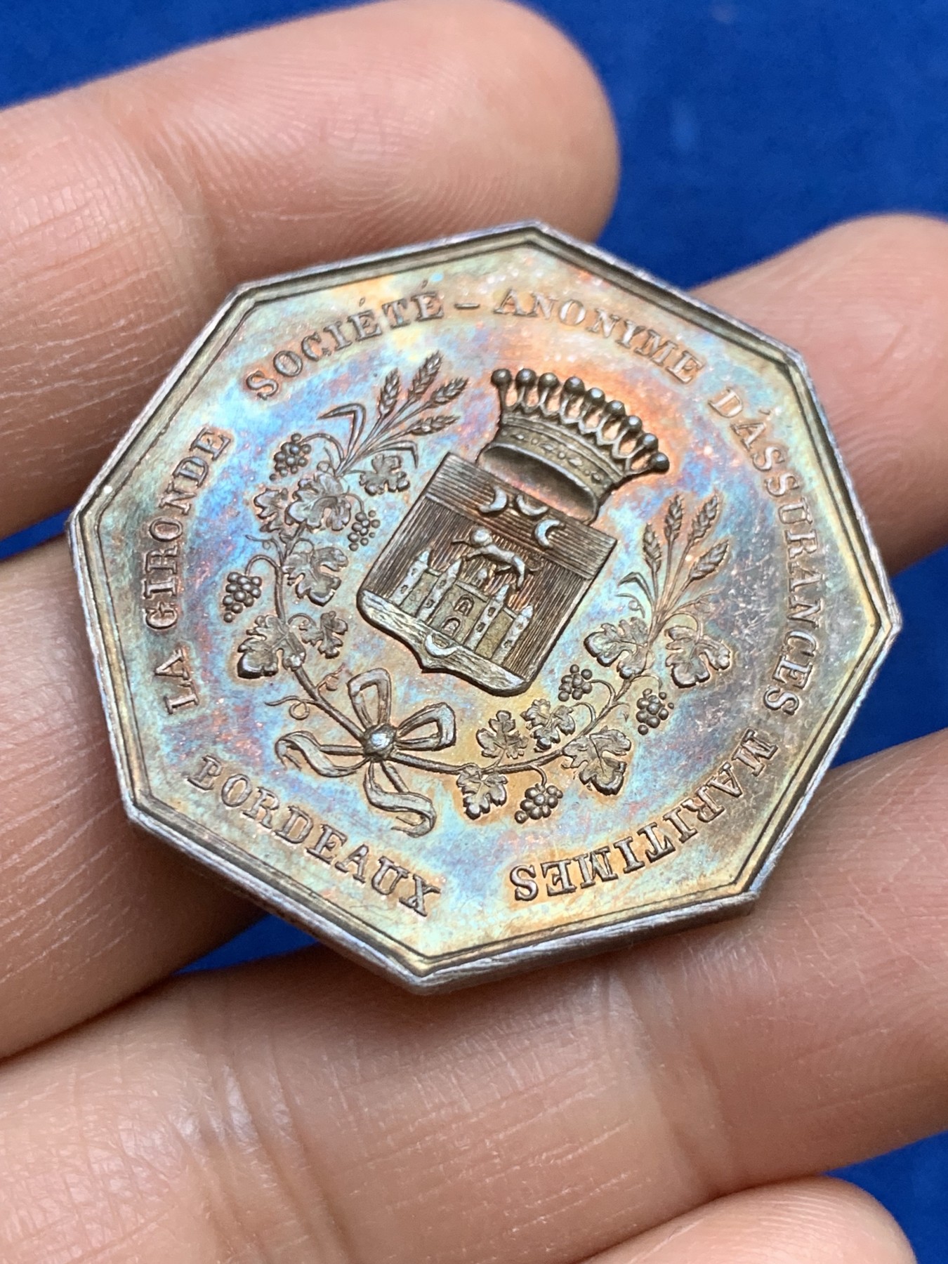 《竞宝斋》第237场- 周日，周一，周二，周日 疯狂4连拍 (全场包邮) 法国波尔多拉吉伦特海上保险公司八角银质代币，科尔杜安灯塔，高浮雕，17.75g，34.5mm，蜜蜂边铭