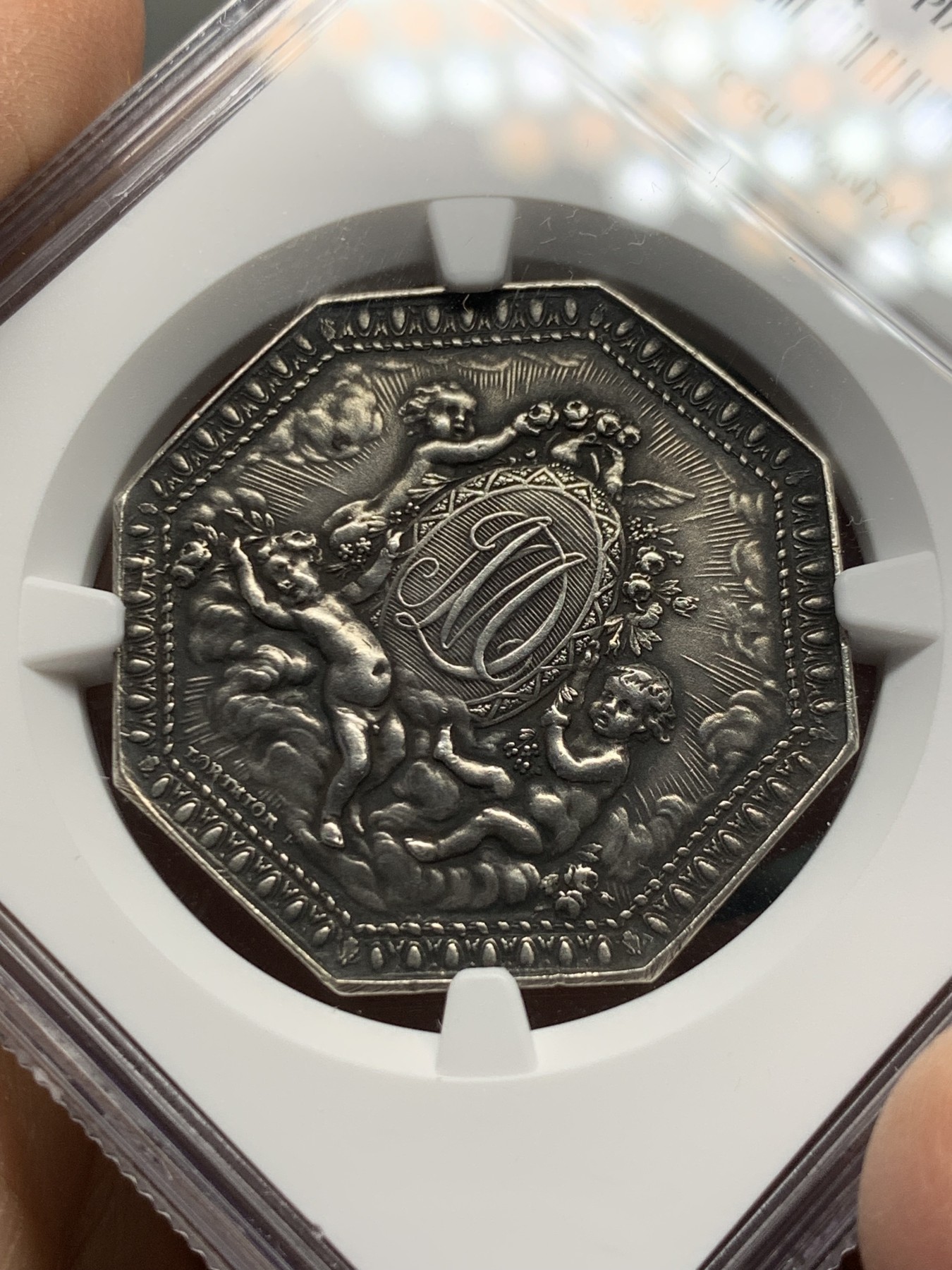 《竞宝斋》第237场- 周日，周一，周二，周日 疯狂4连拍 (全场包邮) NGC MS63 法国八角银章，皇家婚姻，小名誉品三个小天使，状态非常好，黑色包浆难得 